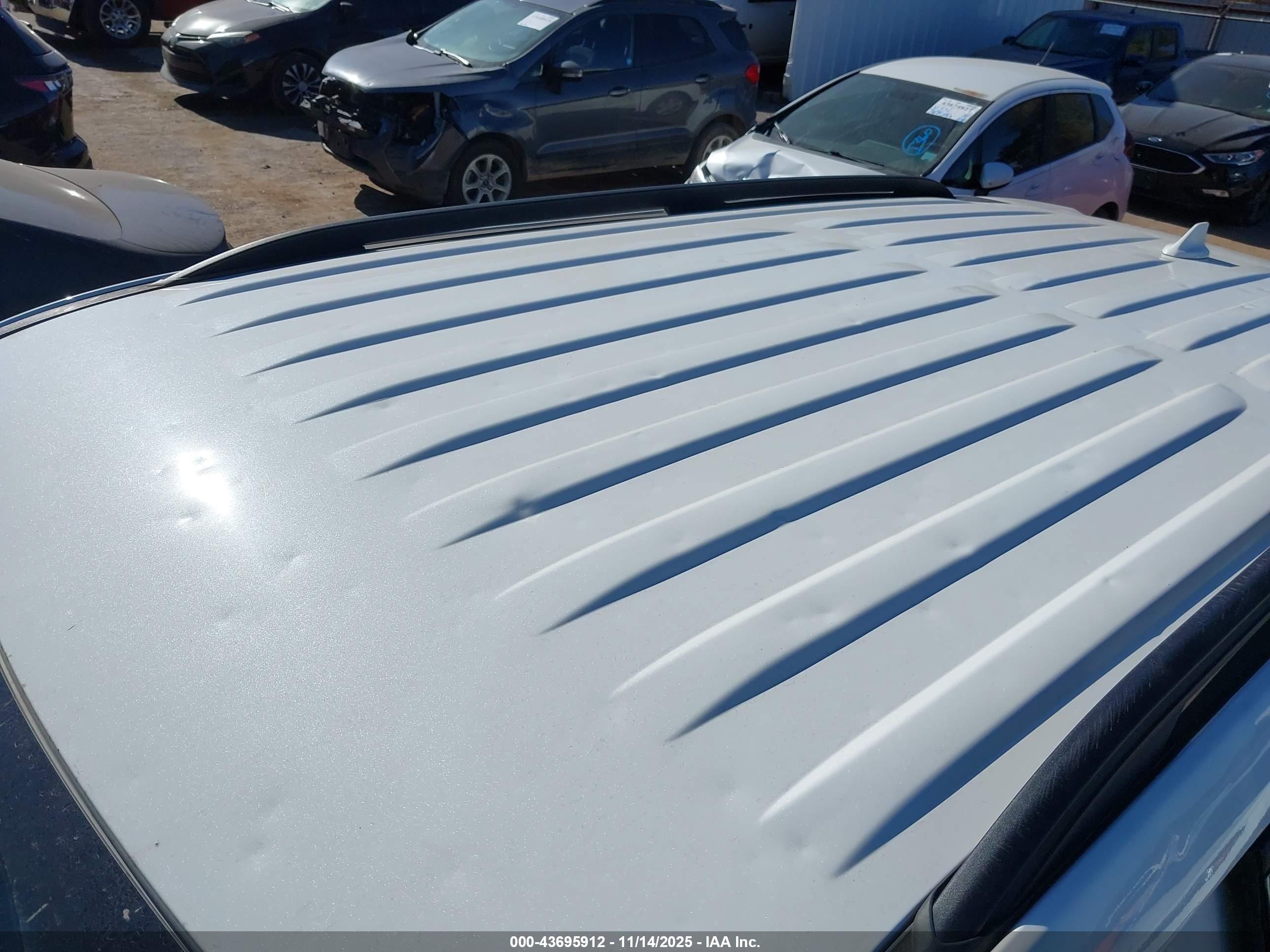 FORD EXPLORER image 6