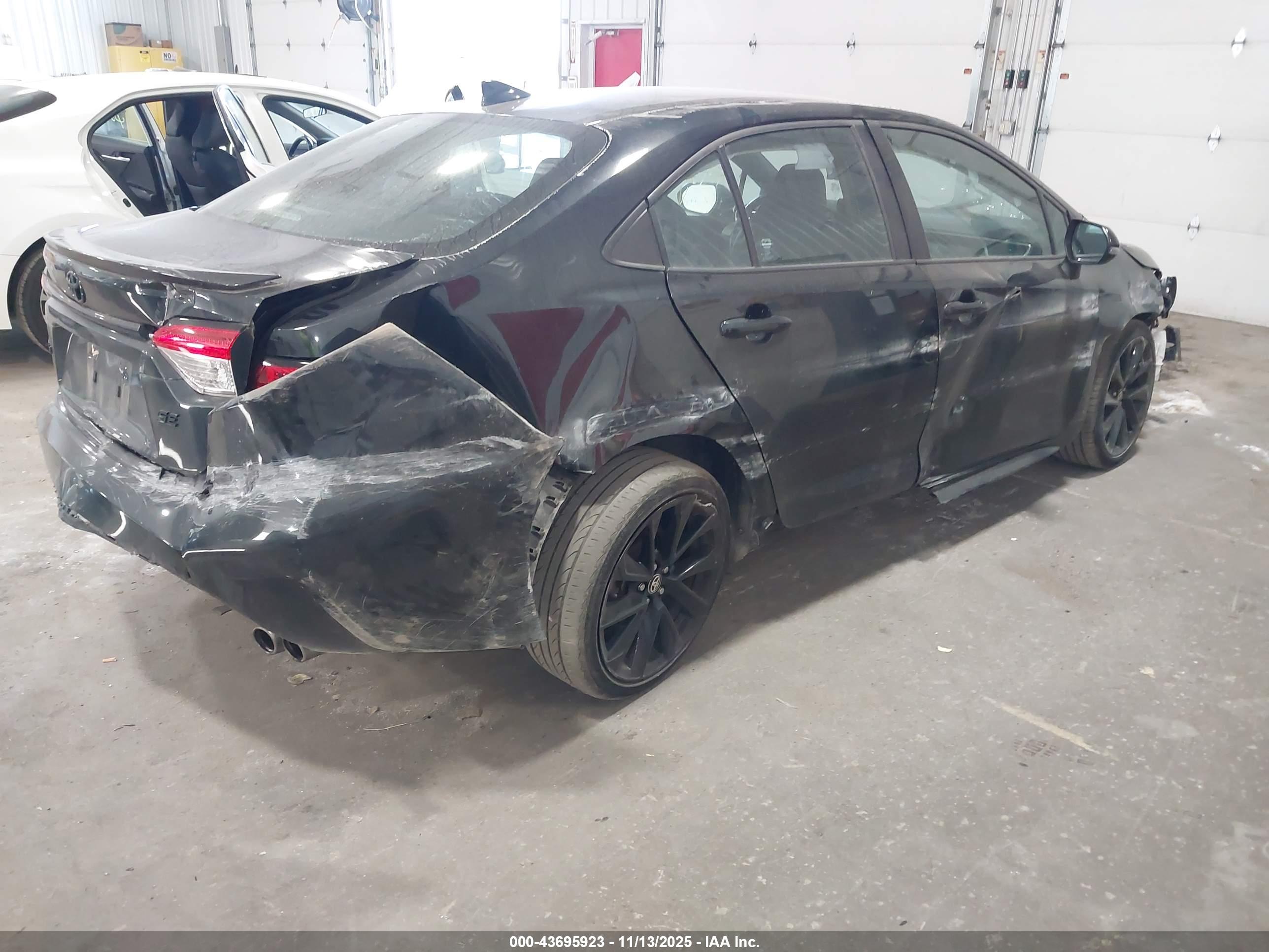 TOYOTA COROLLA image 4