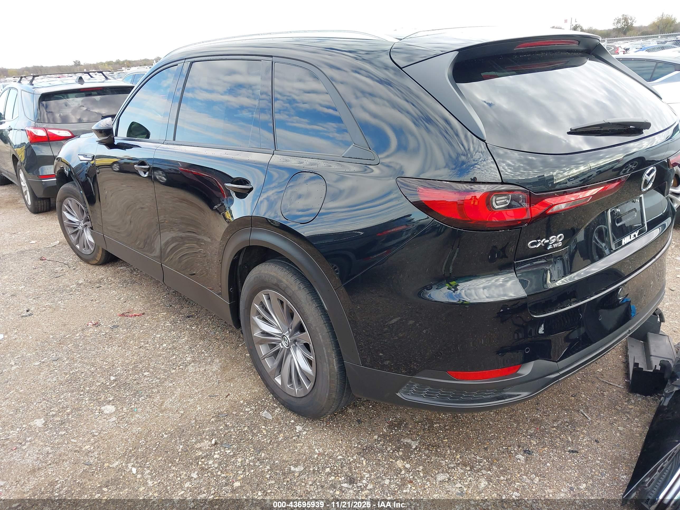 MAZDA CX-90 image 3