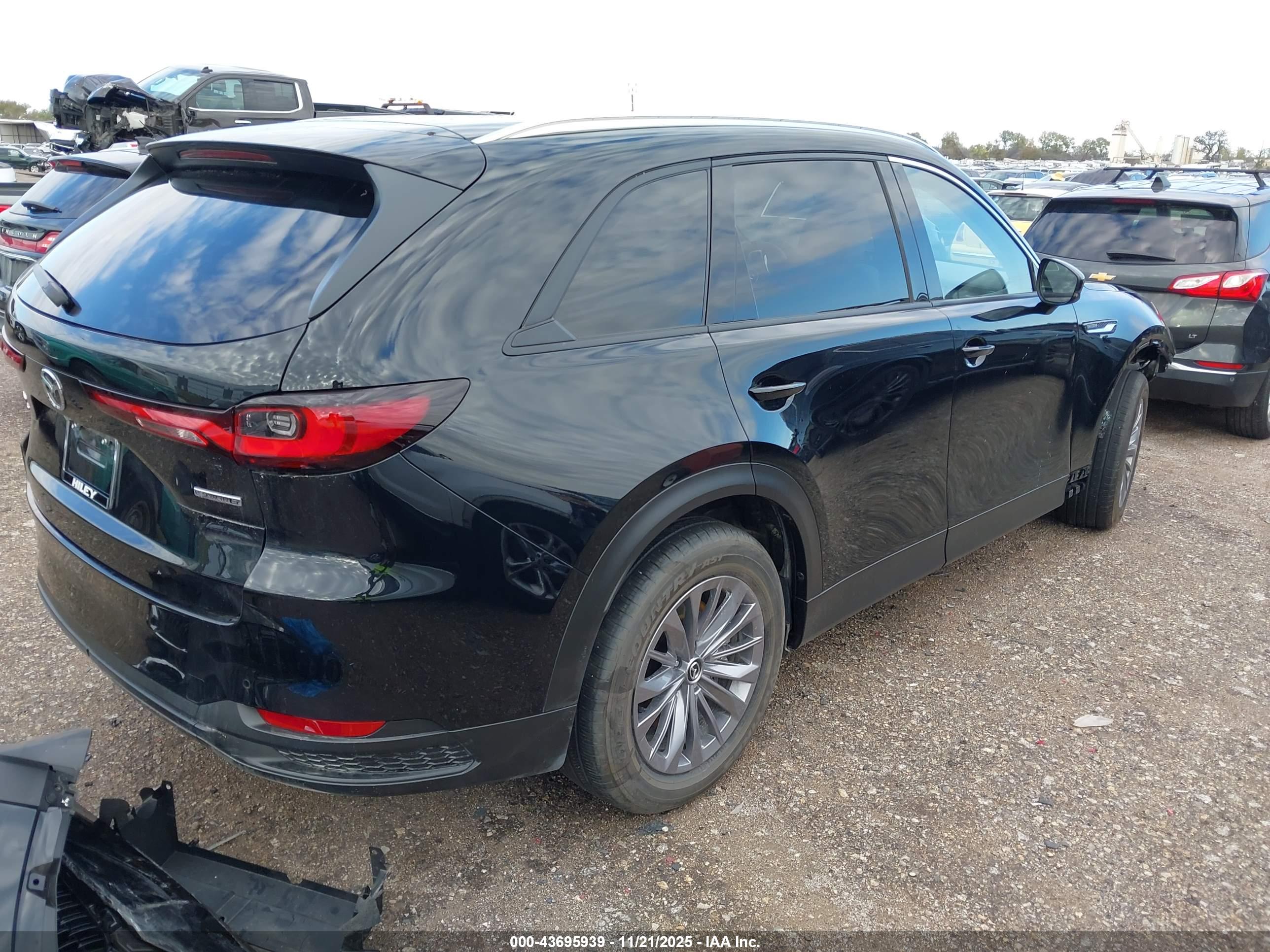 MAZDA CX-90 image 4