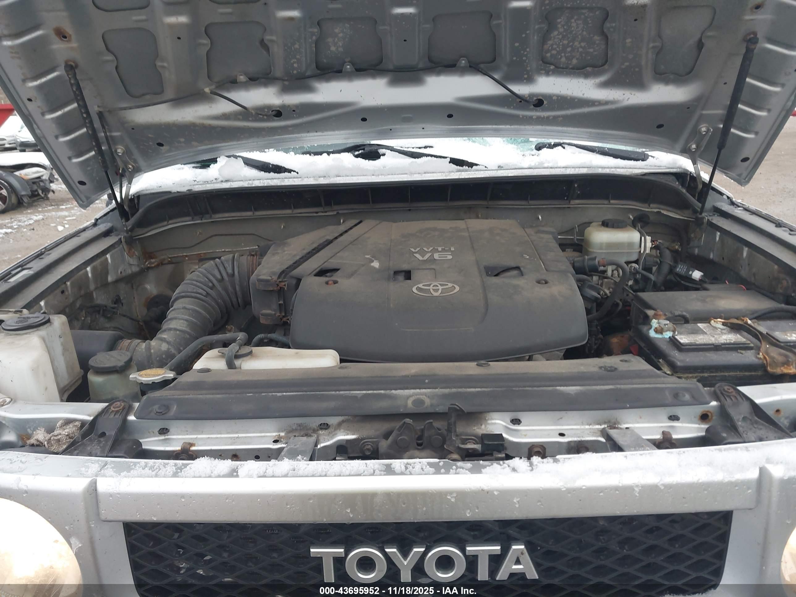 TOYOTA FJ image 10