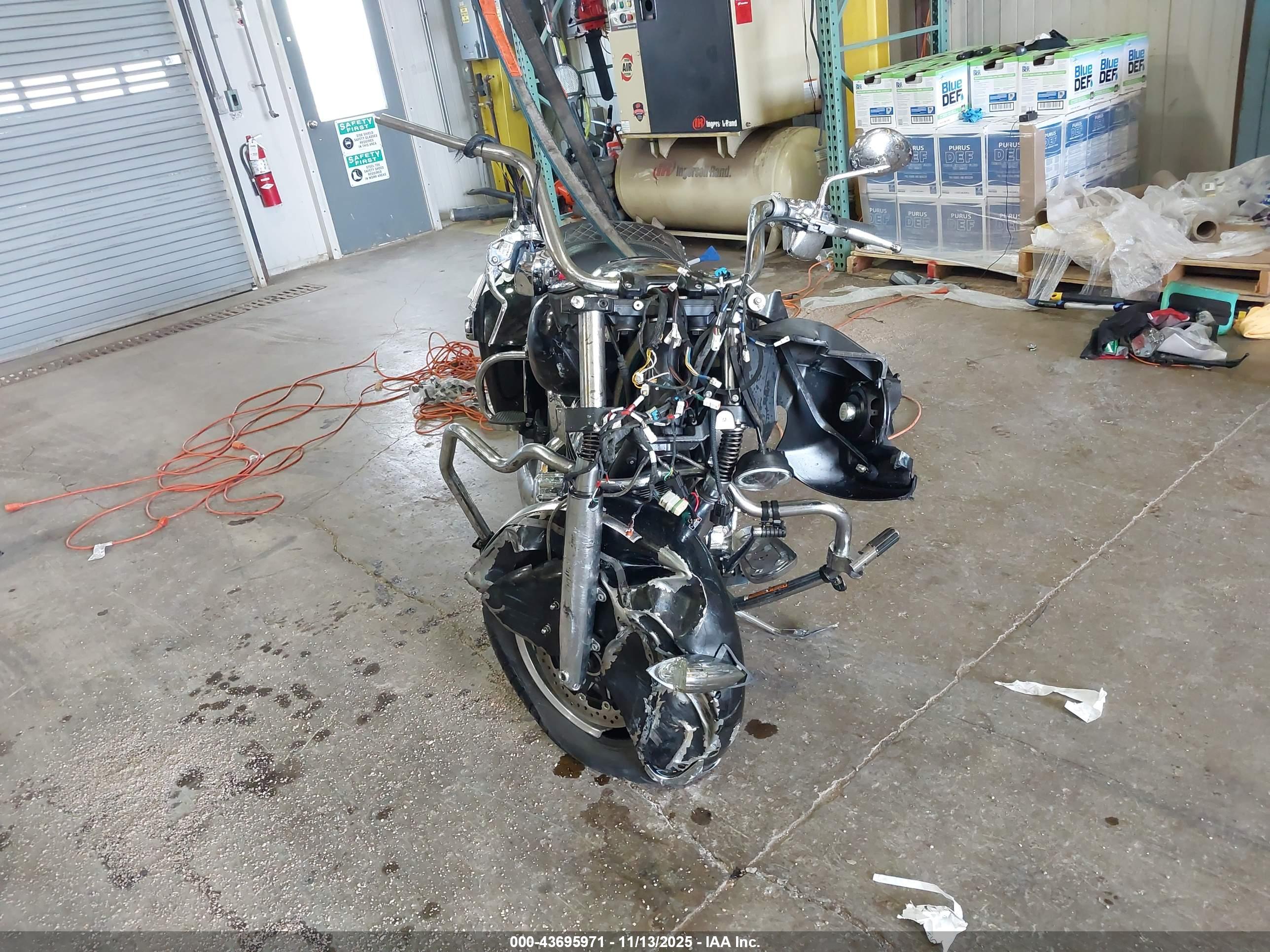 INDIAN MOTORCYCLE image 5