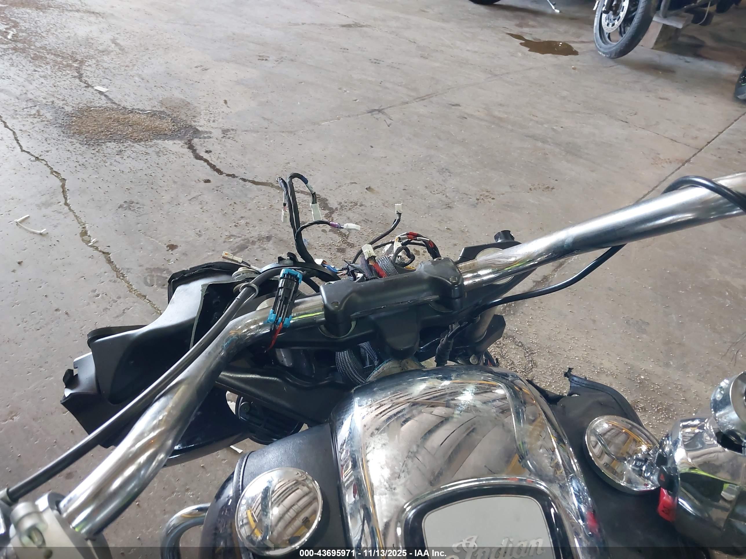 INDIAN MOTORCYCLE image 7