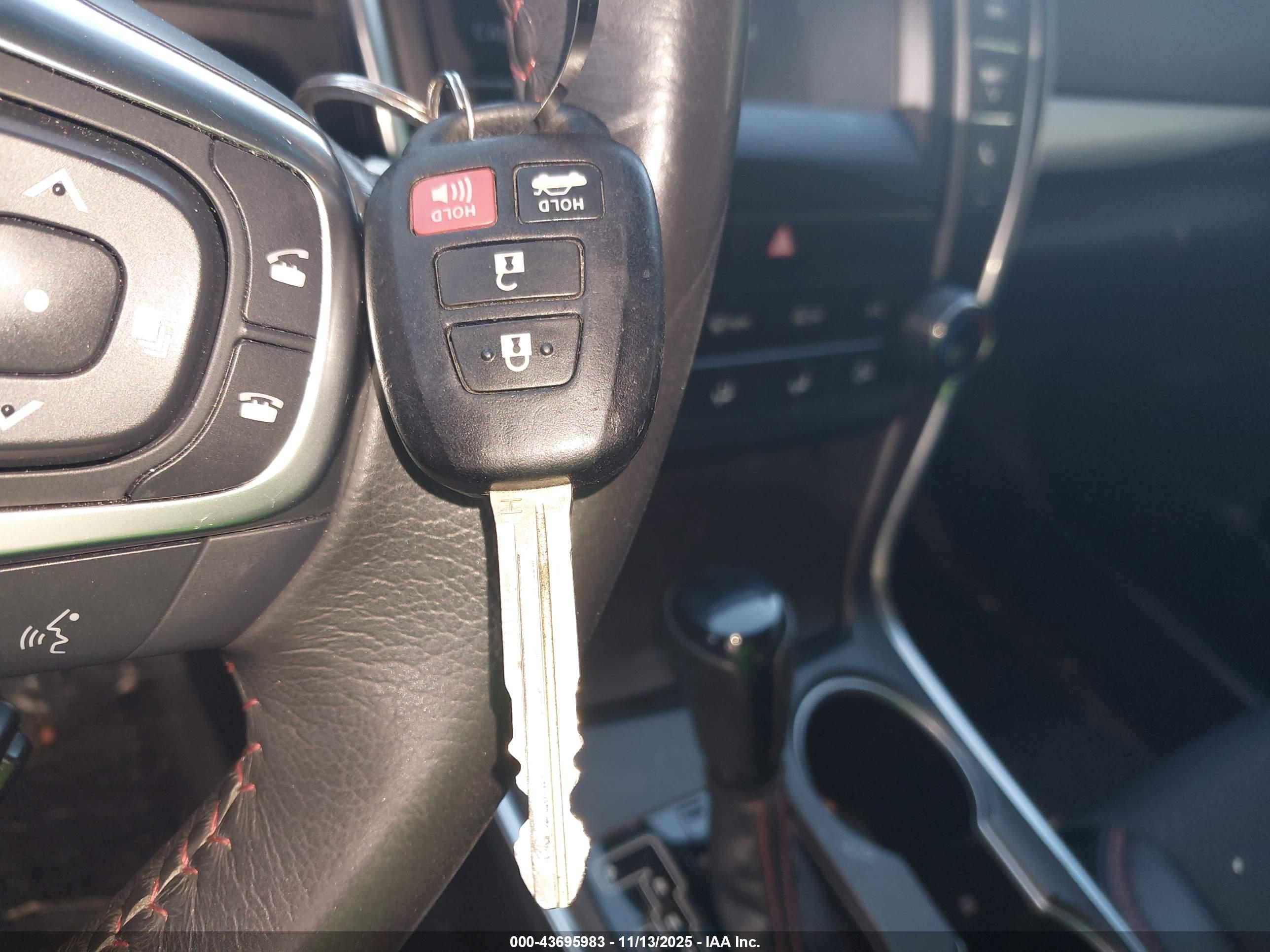 TOYOTA CAMRY image 11