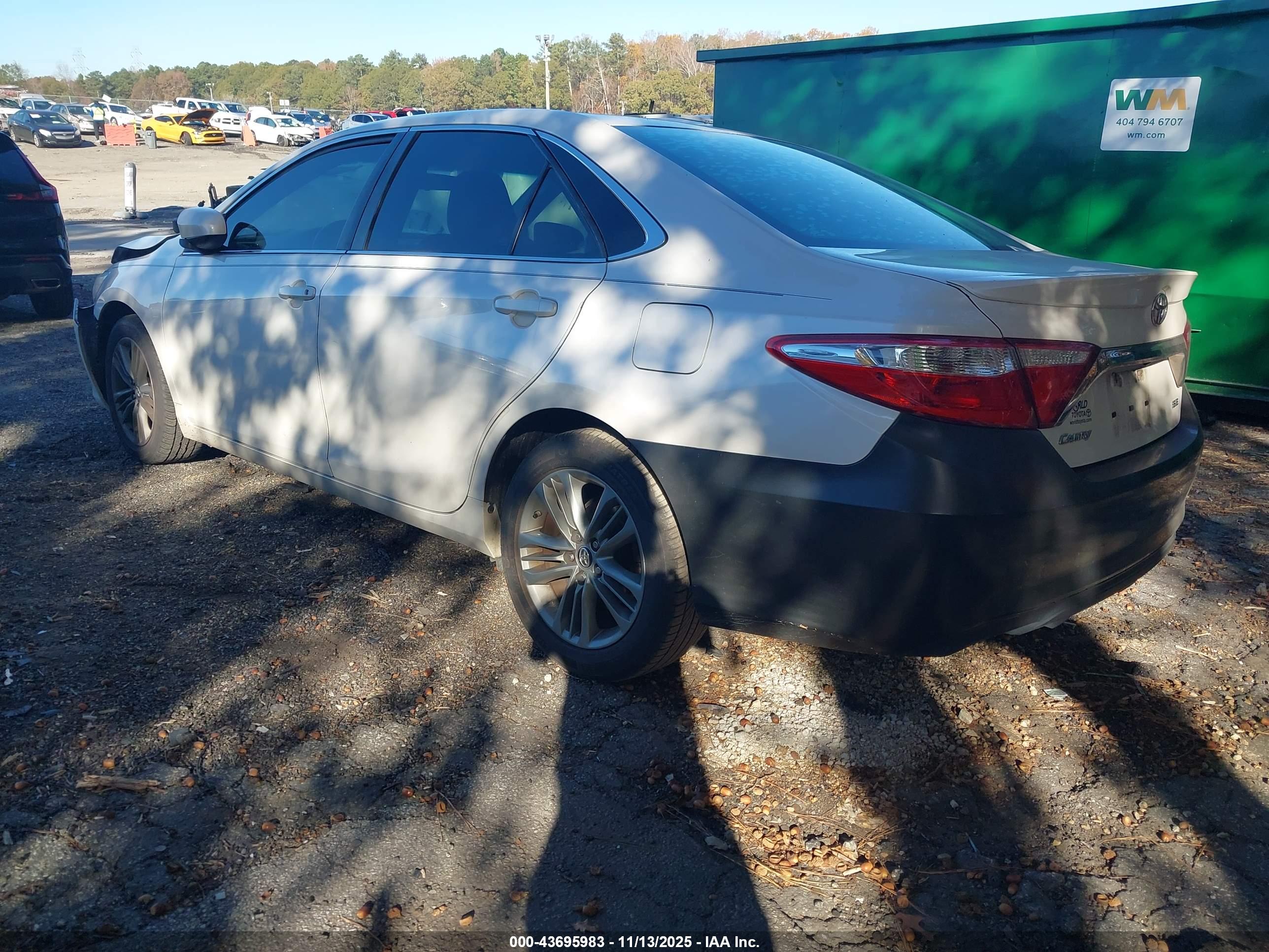TOYOTA CAMRY image 3