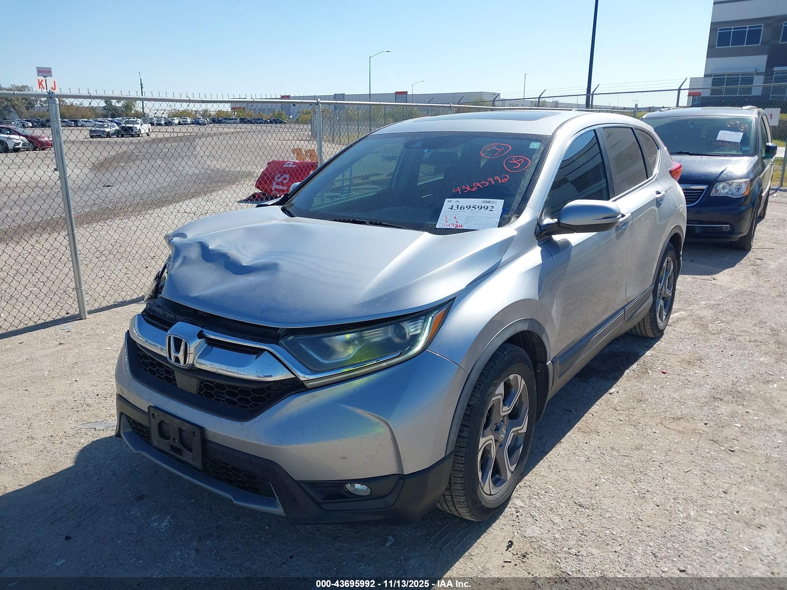 HONDA CR-V image 2