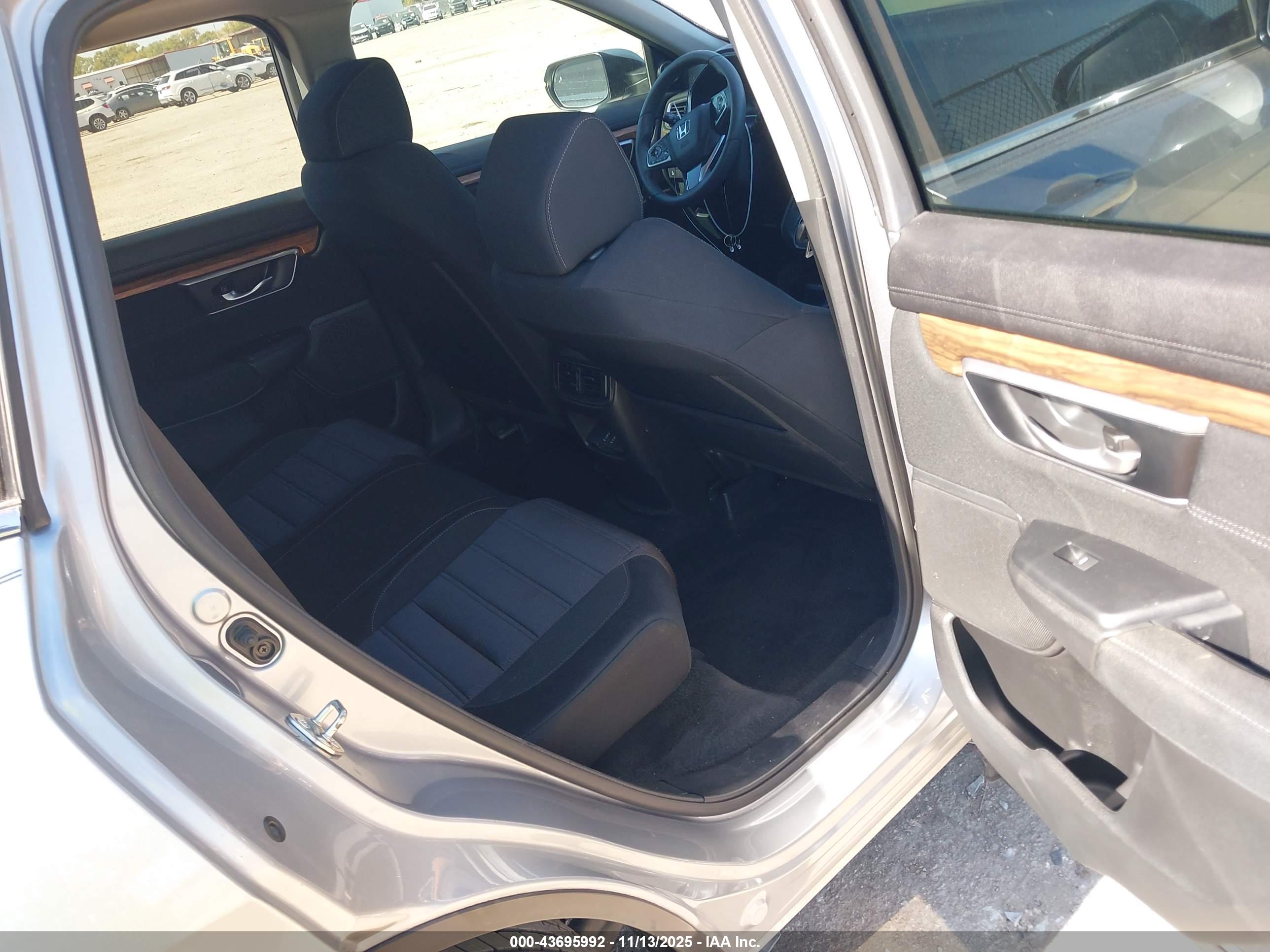 HONDA CR-V image 8