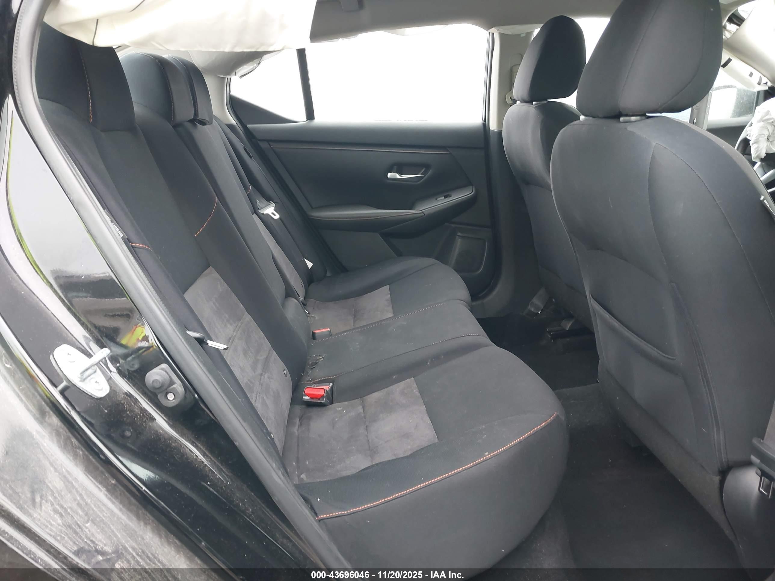 NISSAN SENTRA image 8
