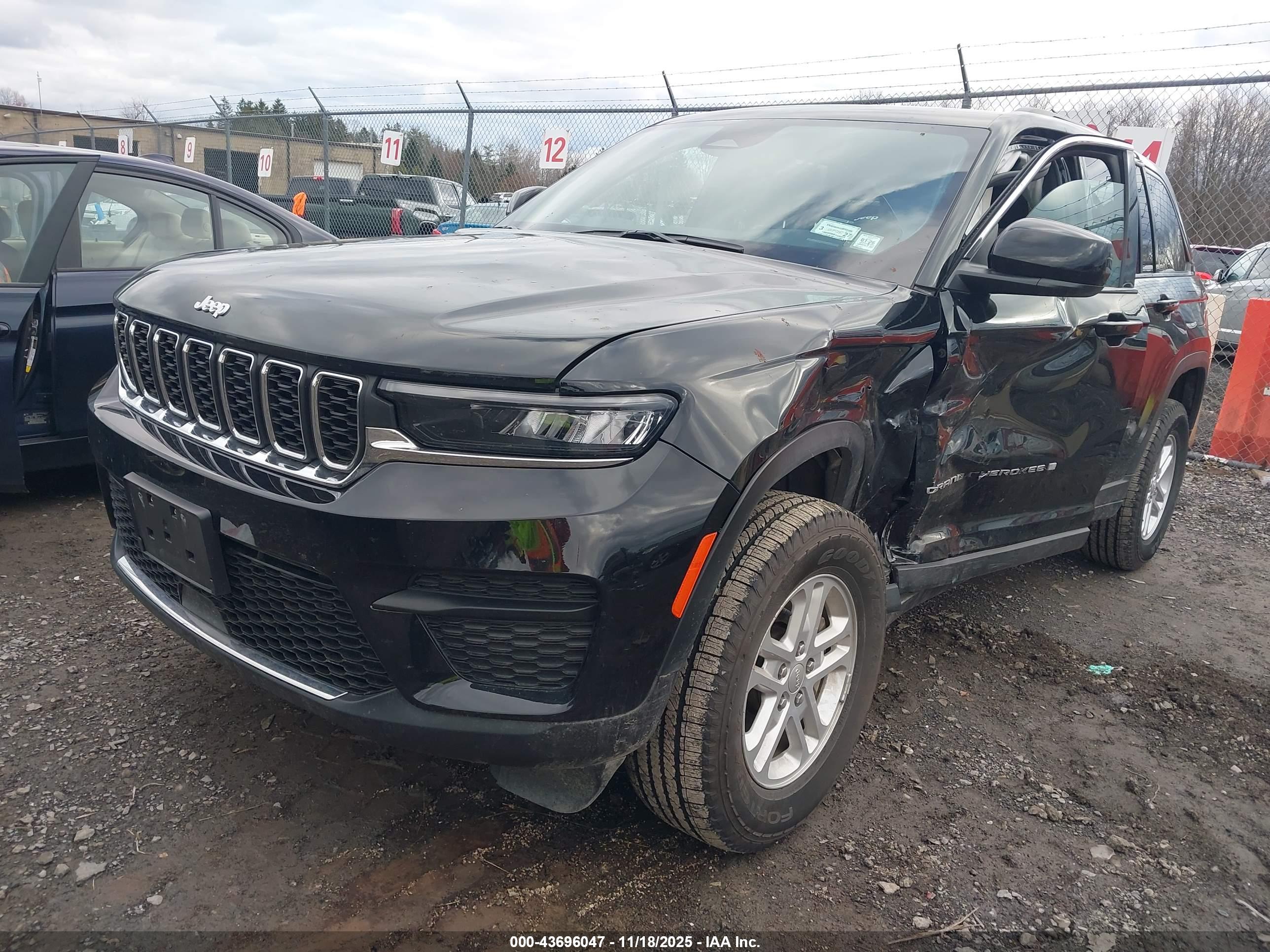 JEEP GRAND image 2