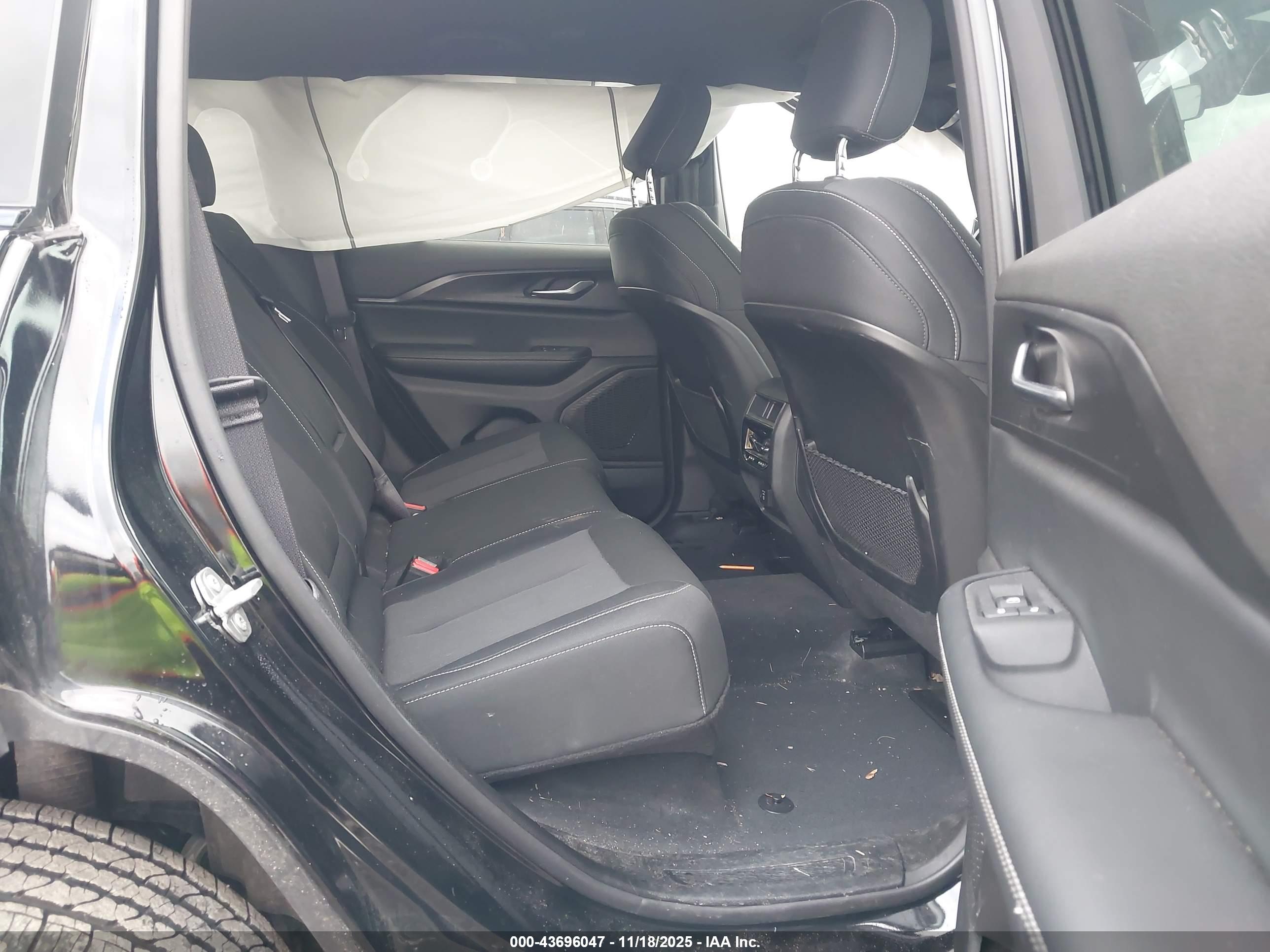 JEEP GRAND image 8
