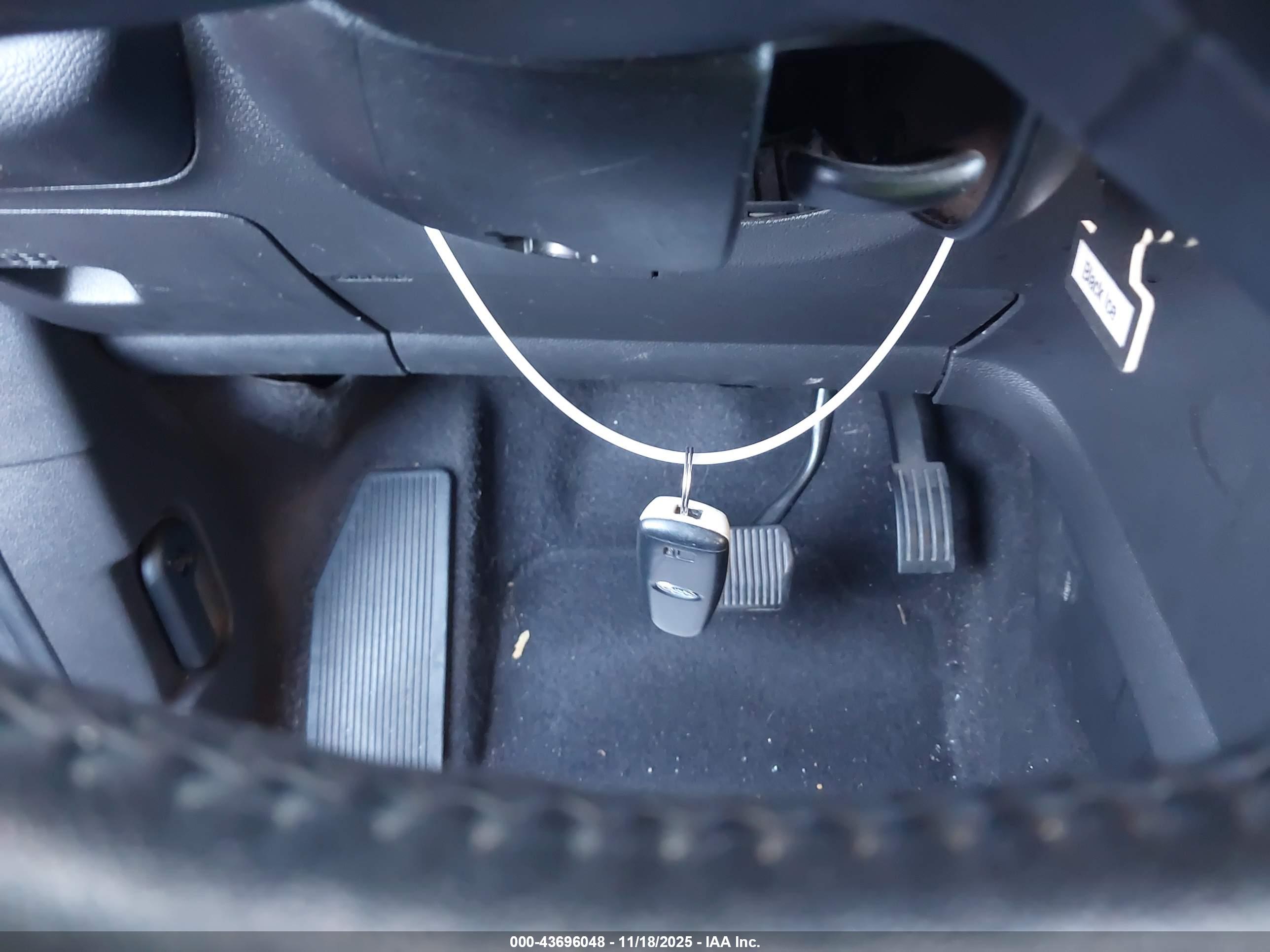 FORD ESCAPE image 11