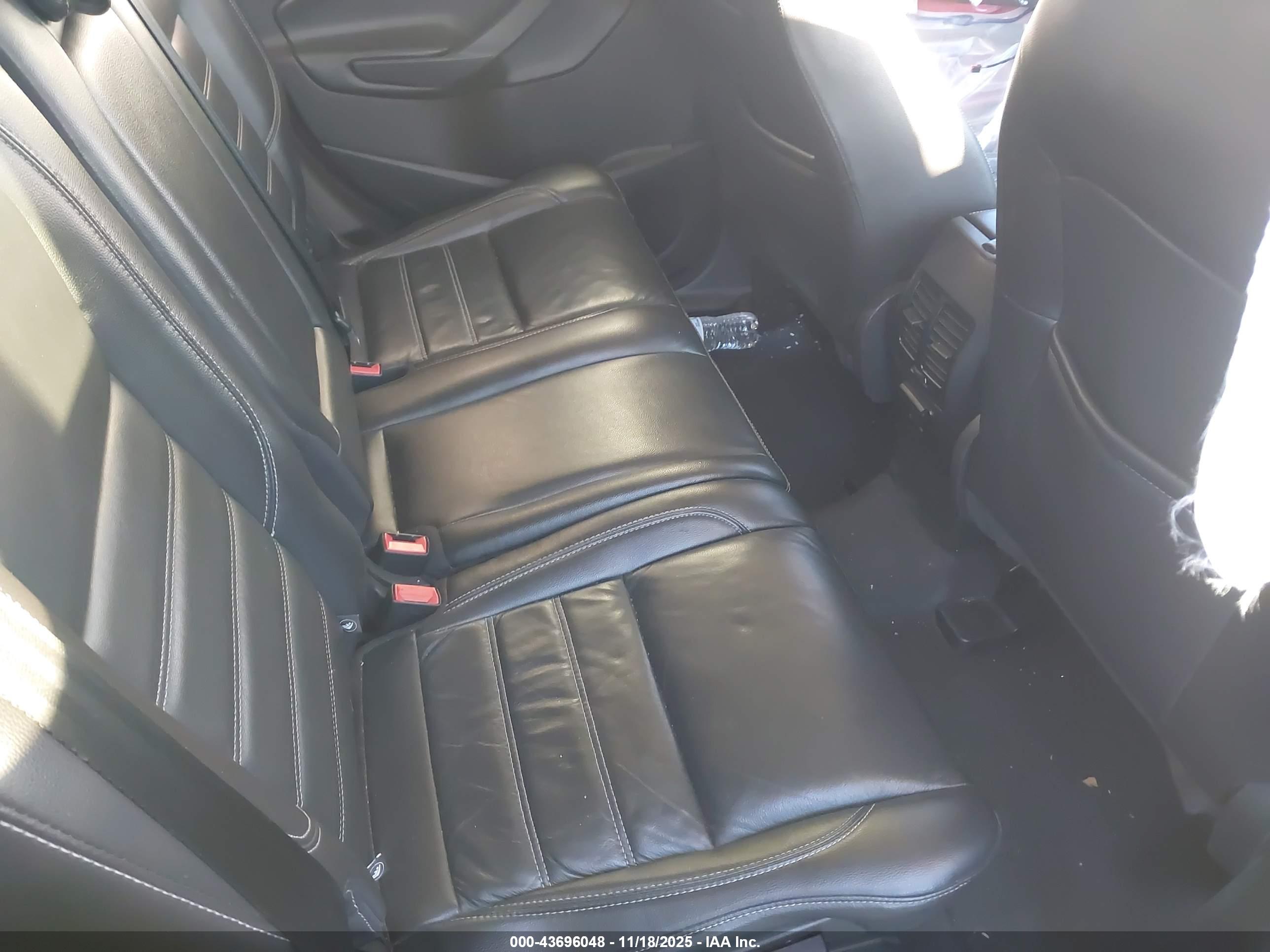FORD ESCAPE image 8