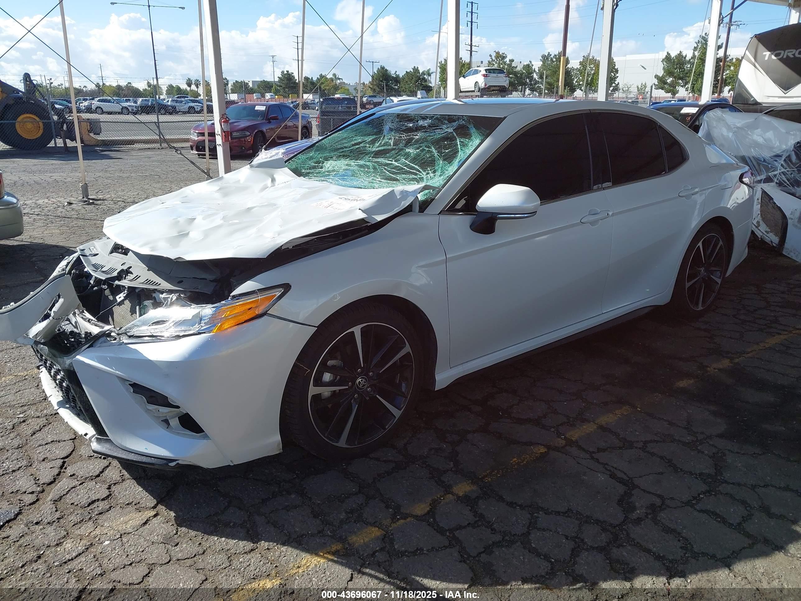 TOYOTA CAMRY image 2