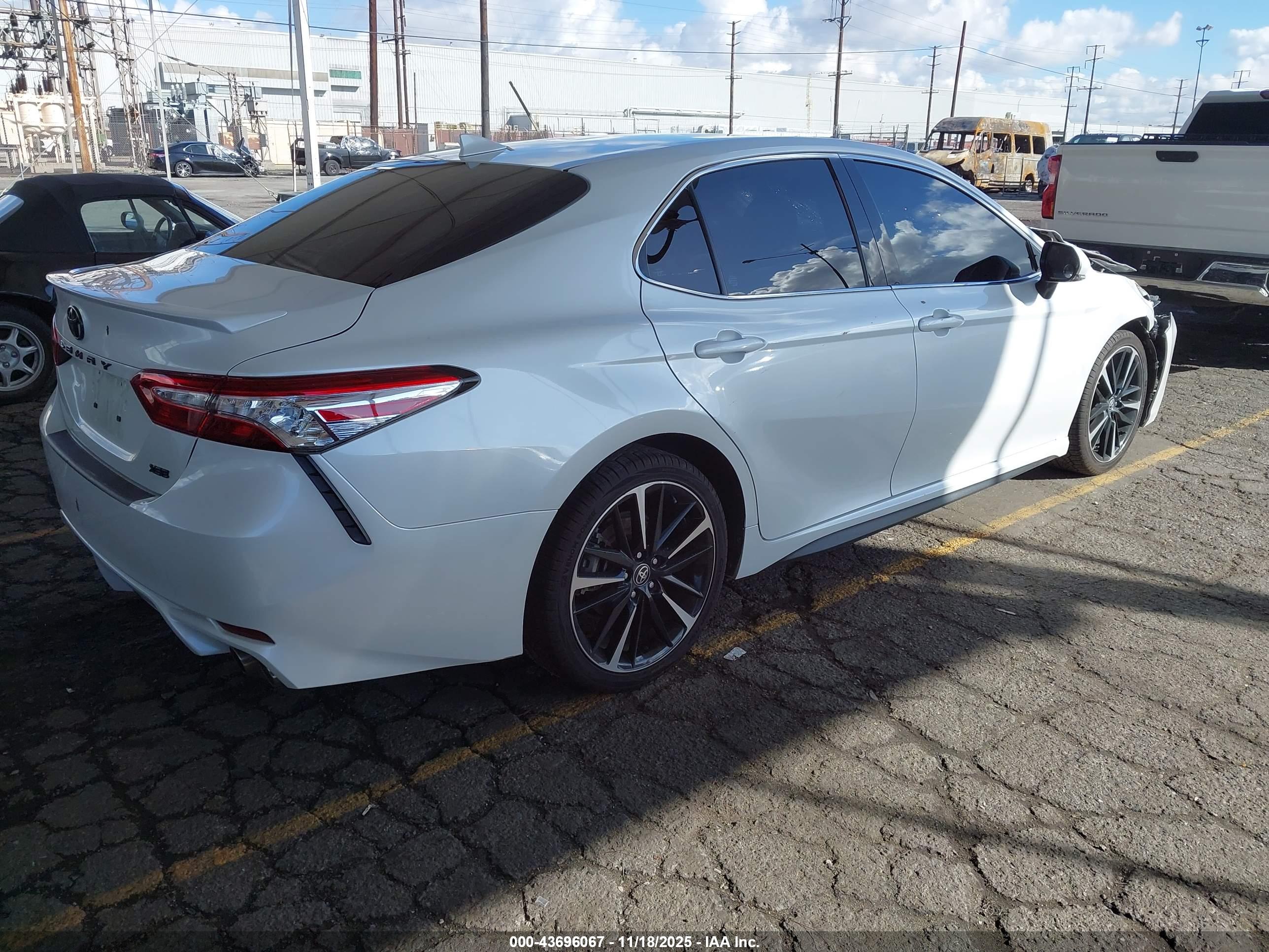 TOYOTA CAMRY image 4