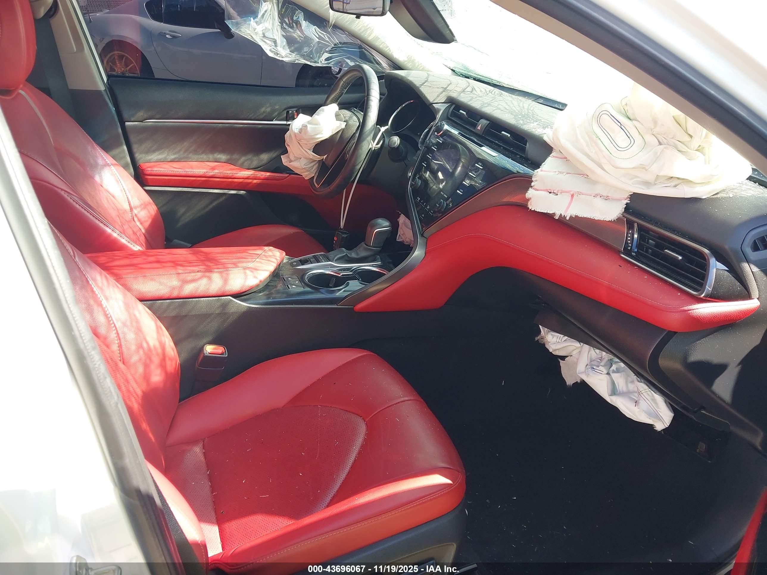TOYOTA CAMRY image 5