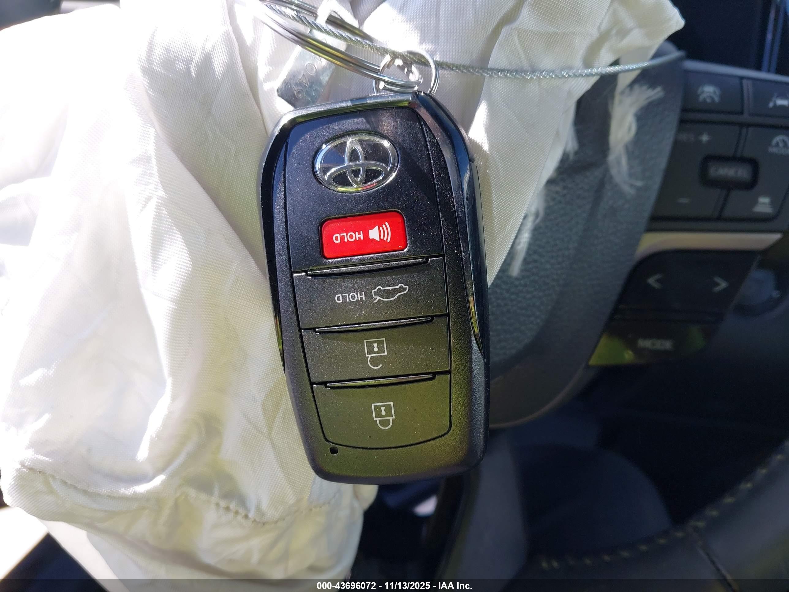 TOYOTA CAMRY image 11