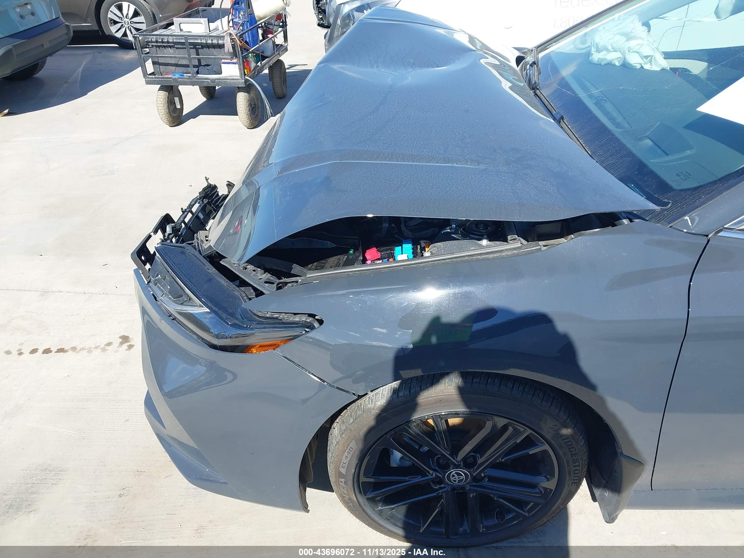 TOYOTA CAMRY image 6