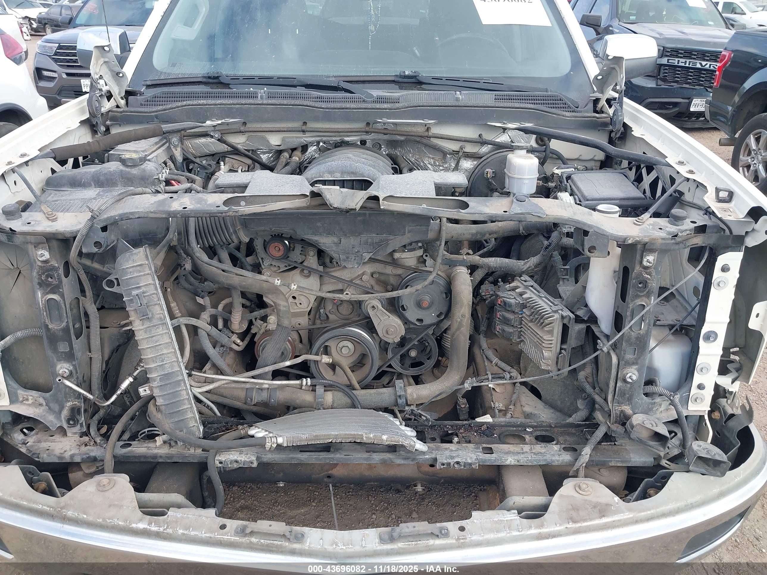 CHEVROLET SILVERADO image 10