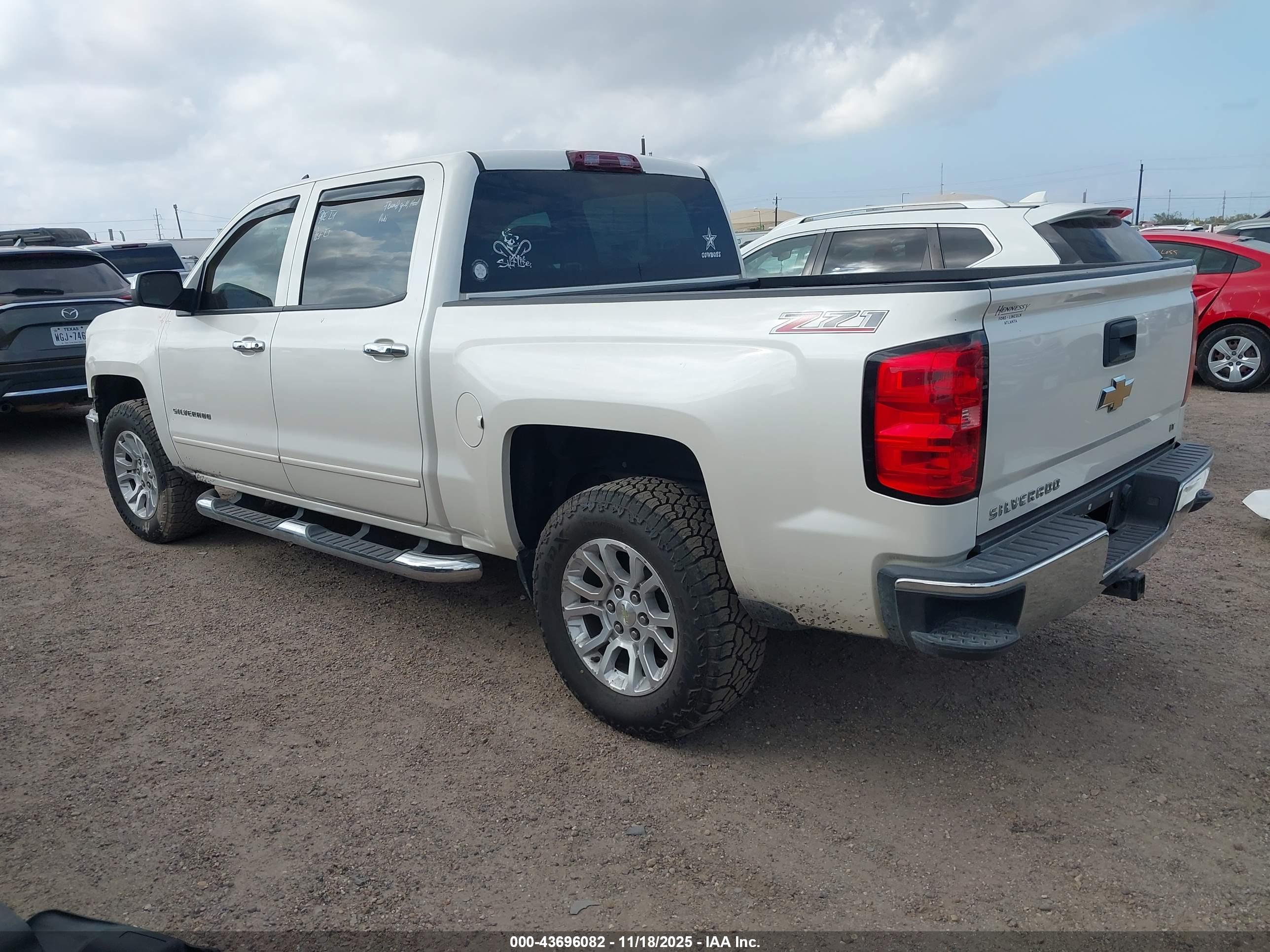 CHEVROLET SILVERADO image 3