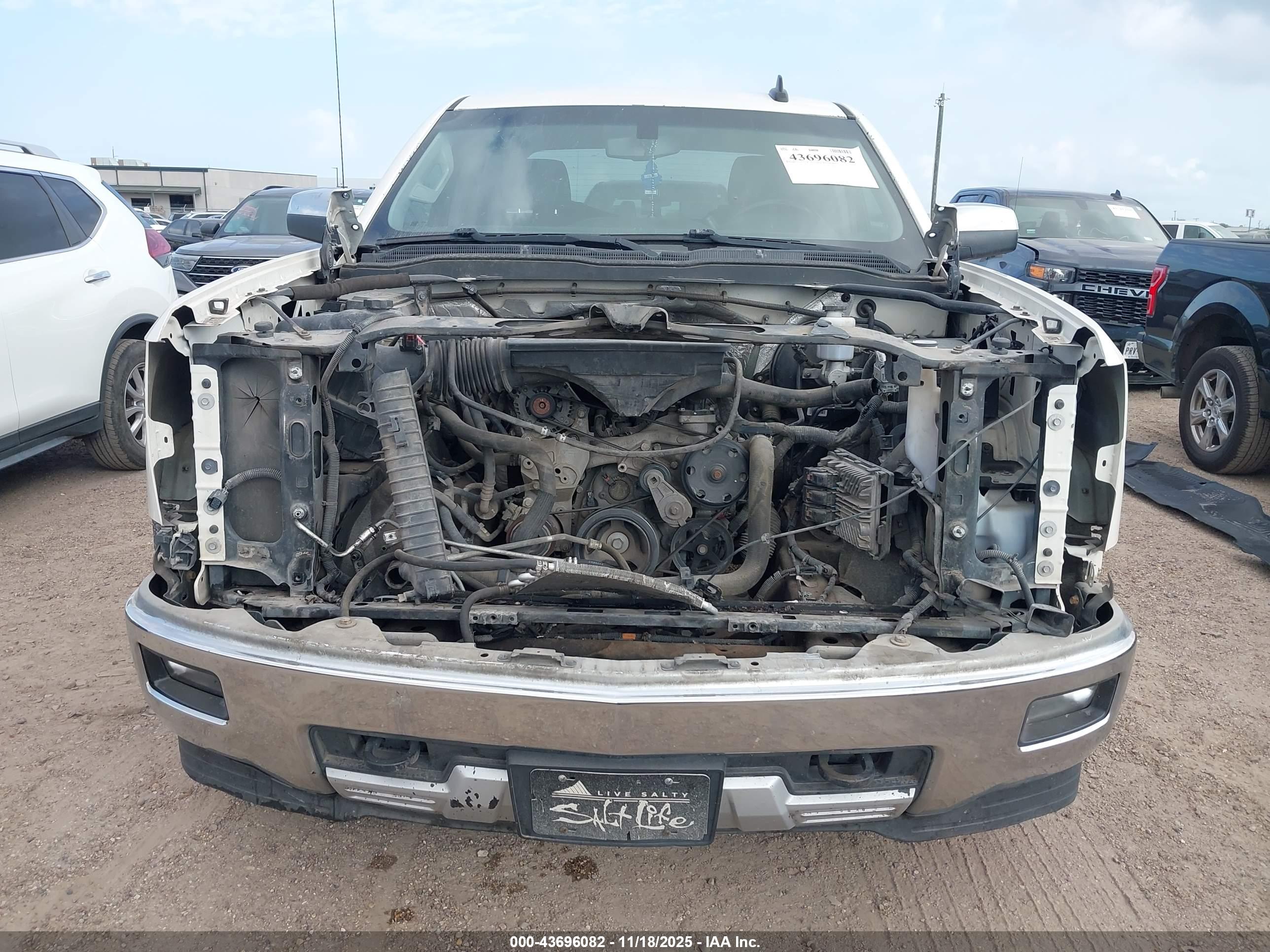 CHEVROLET SILVERADO image 6