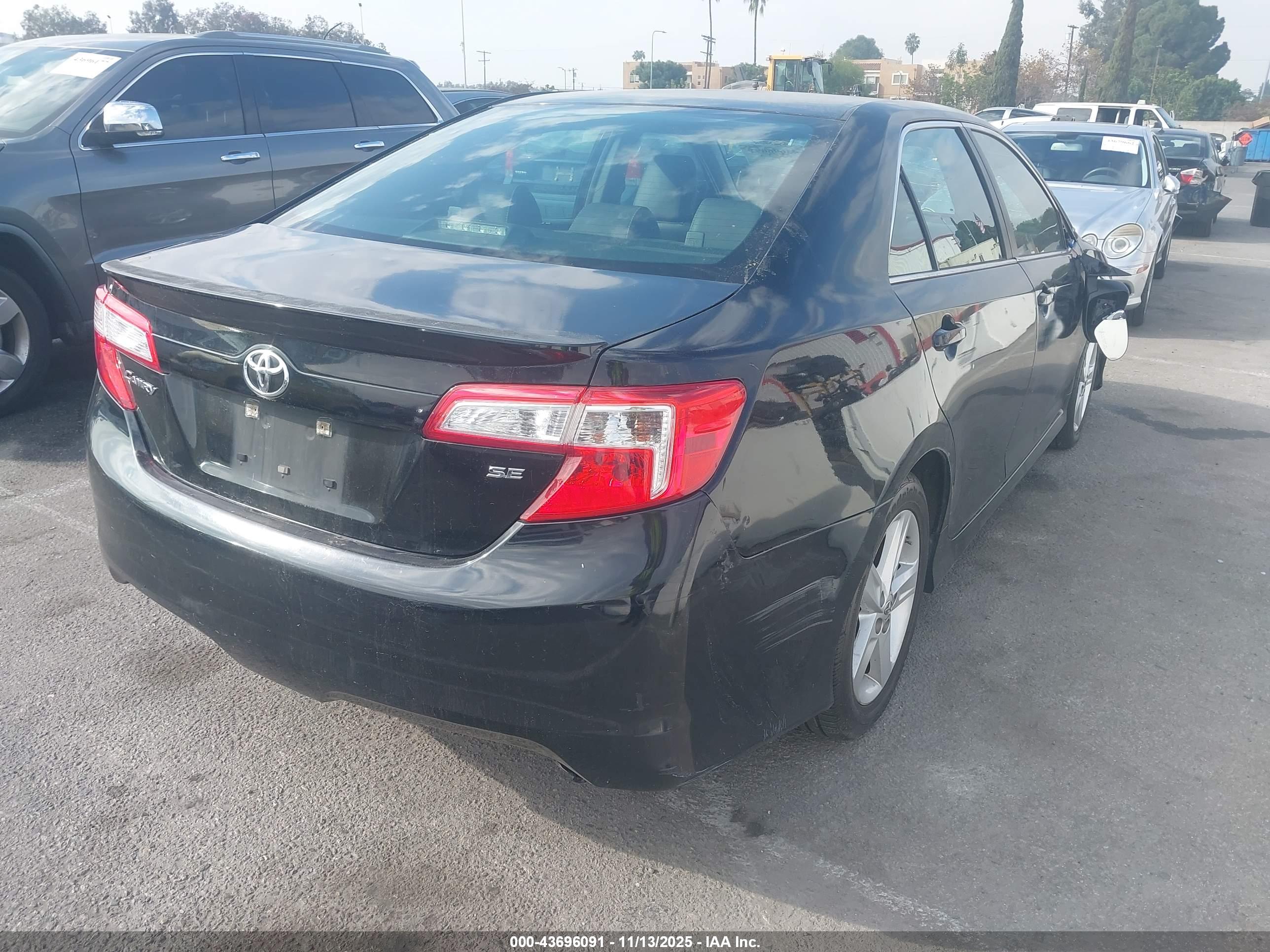 TOYOTA CAMRY image 4