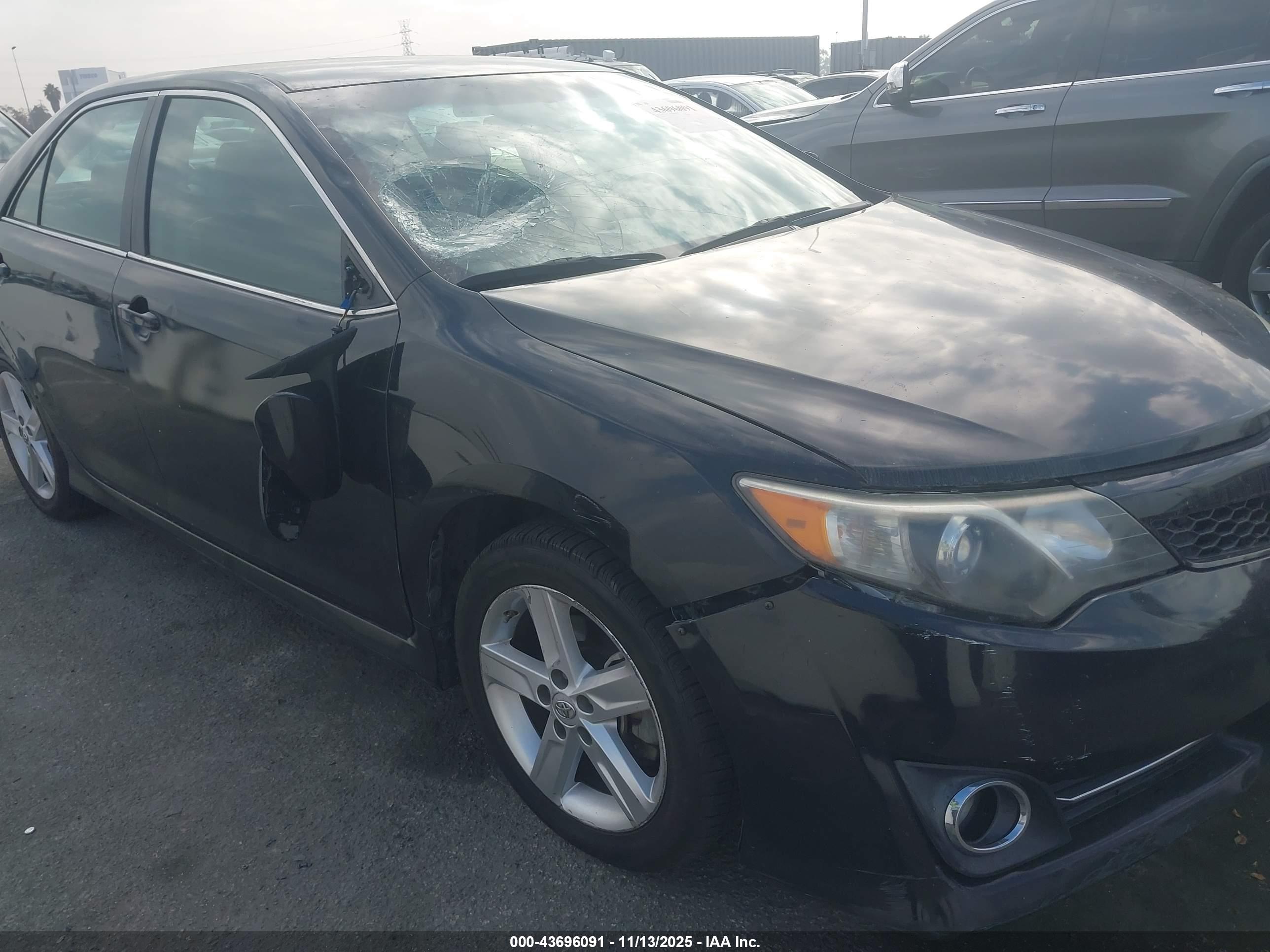 TOYOTA CAMRY image 6