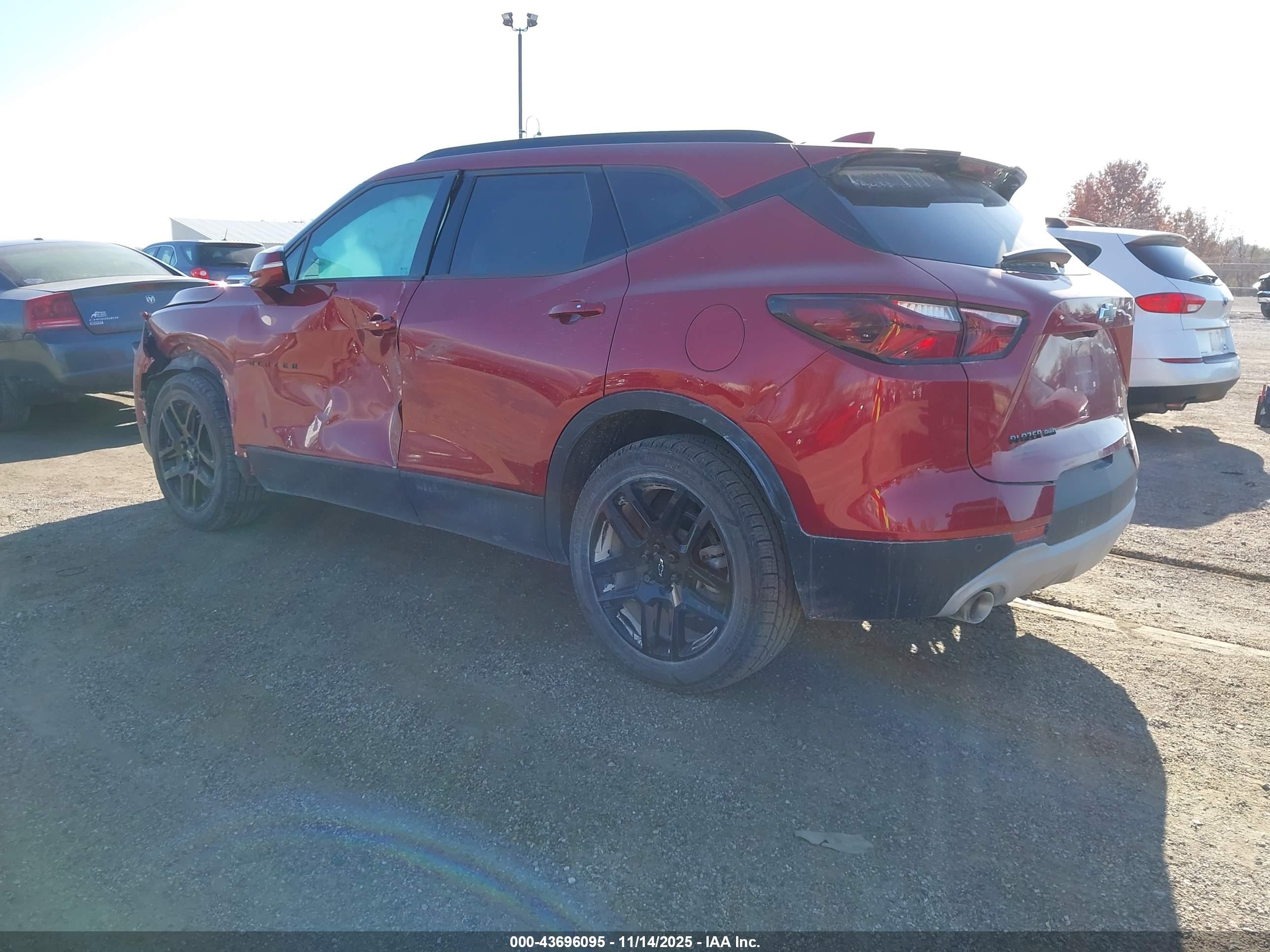 CHEVROLET BLAZER image 3