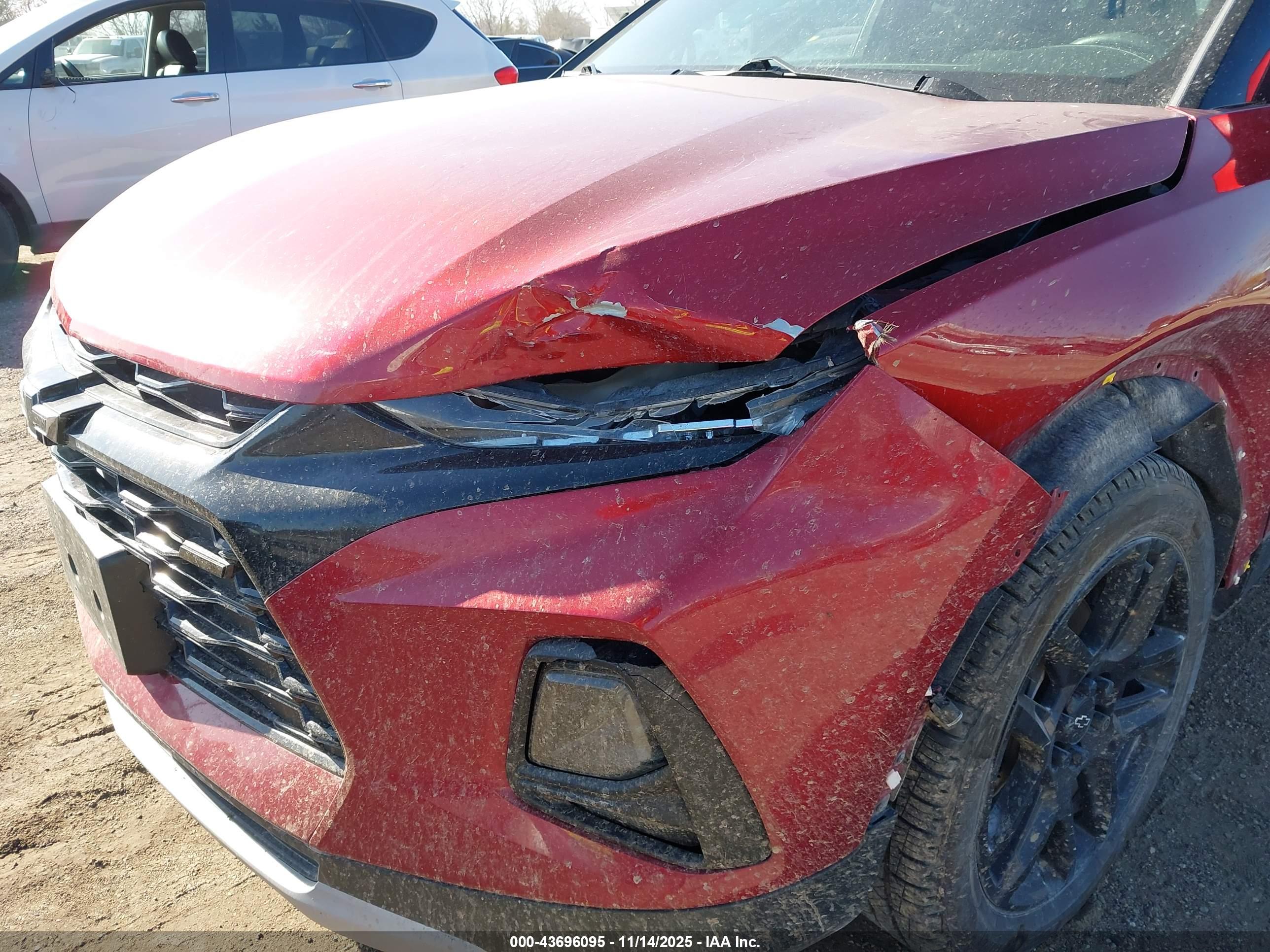 CHEVROLET BLAZER image 6