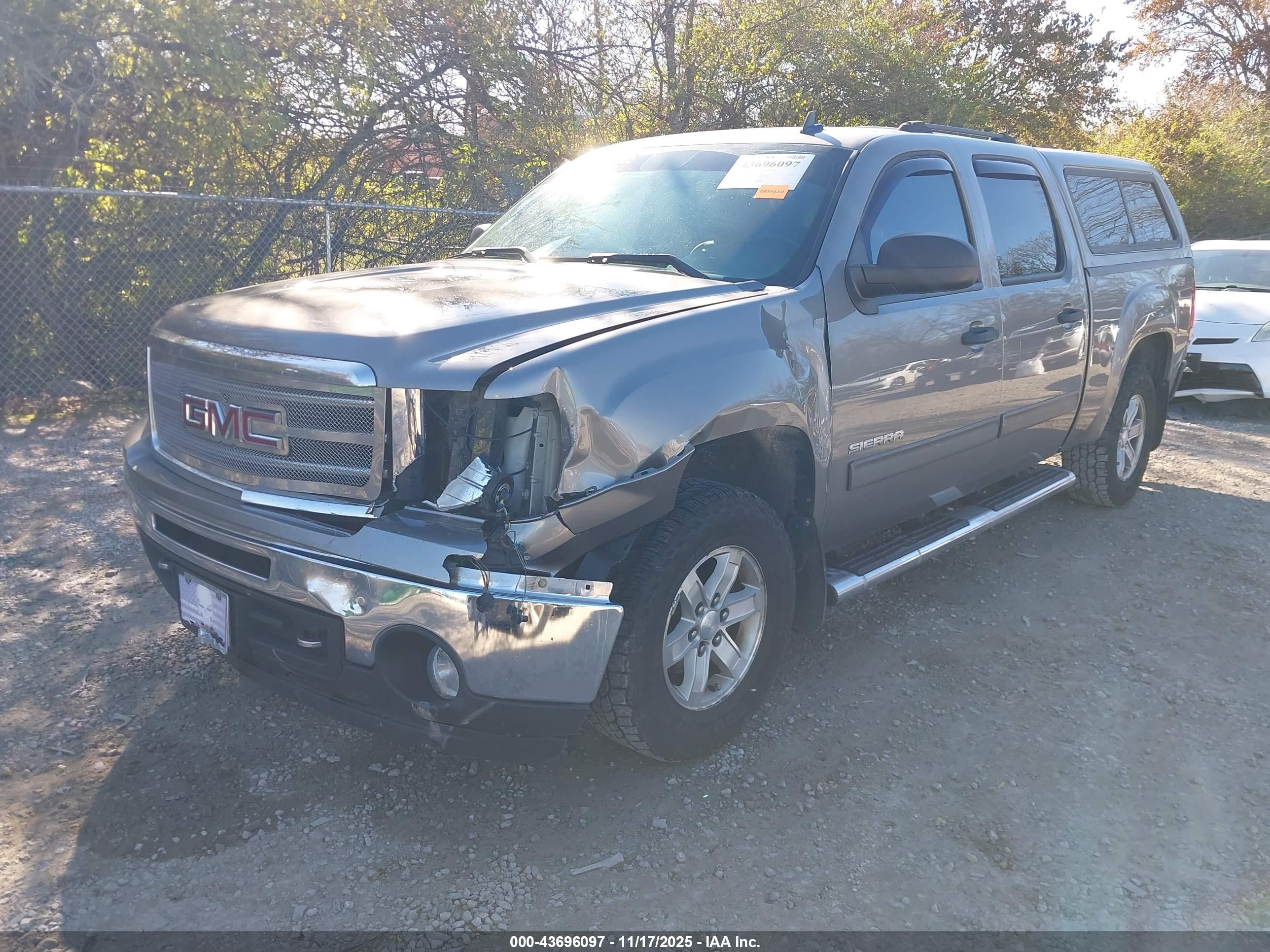 GMC SIERRA image 2