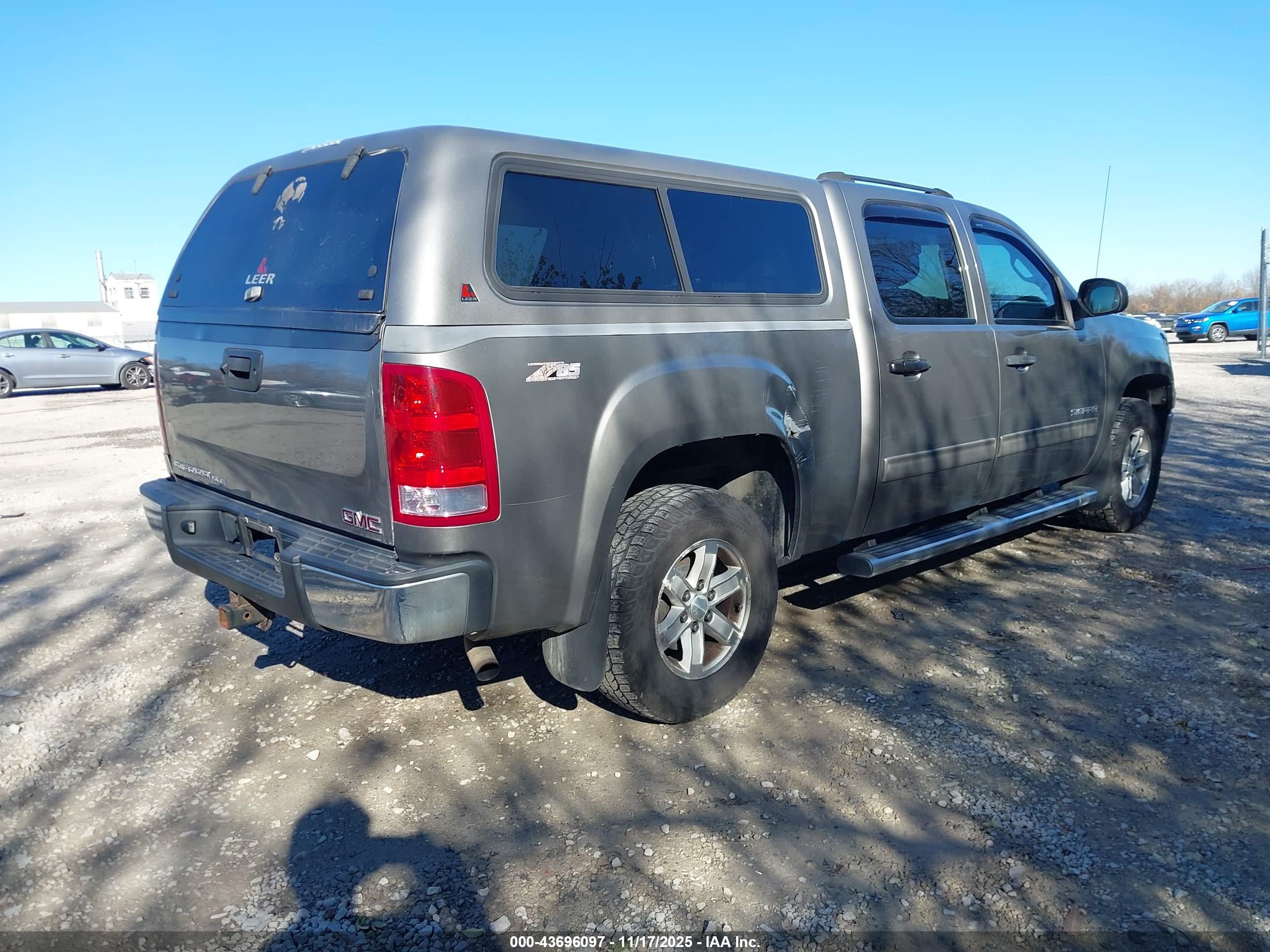 GMC SIERRA image 4