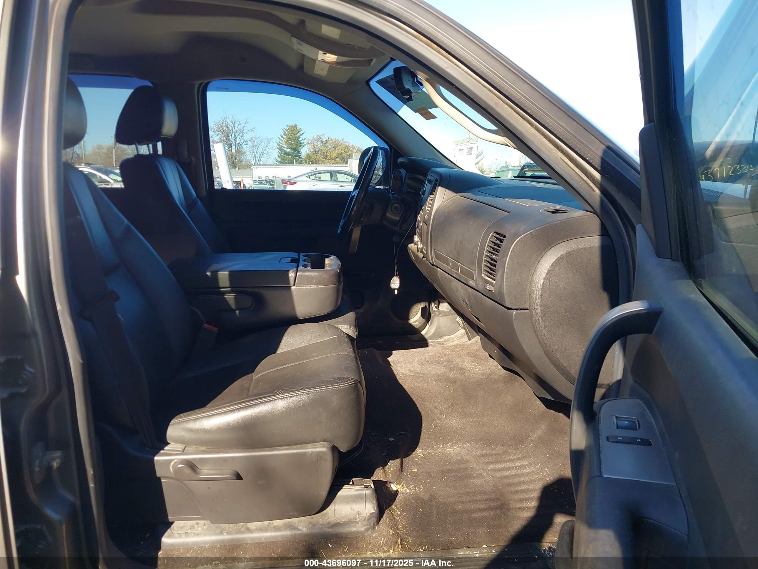 GMC SIERRA image 5