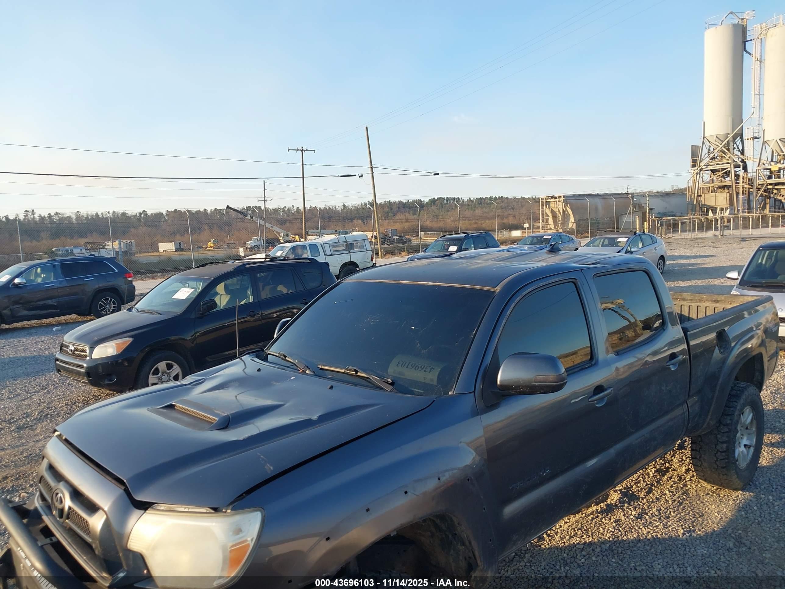 TOYOTA TACOMA image 6
