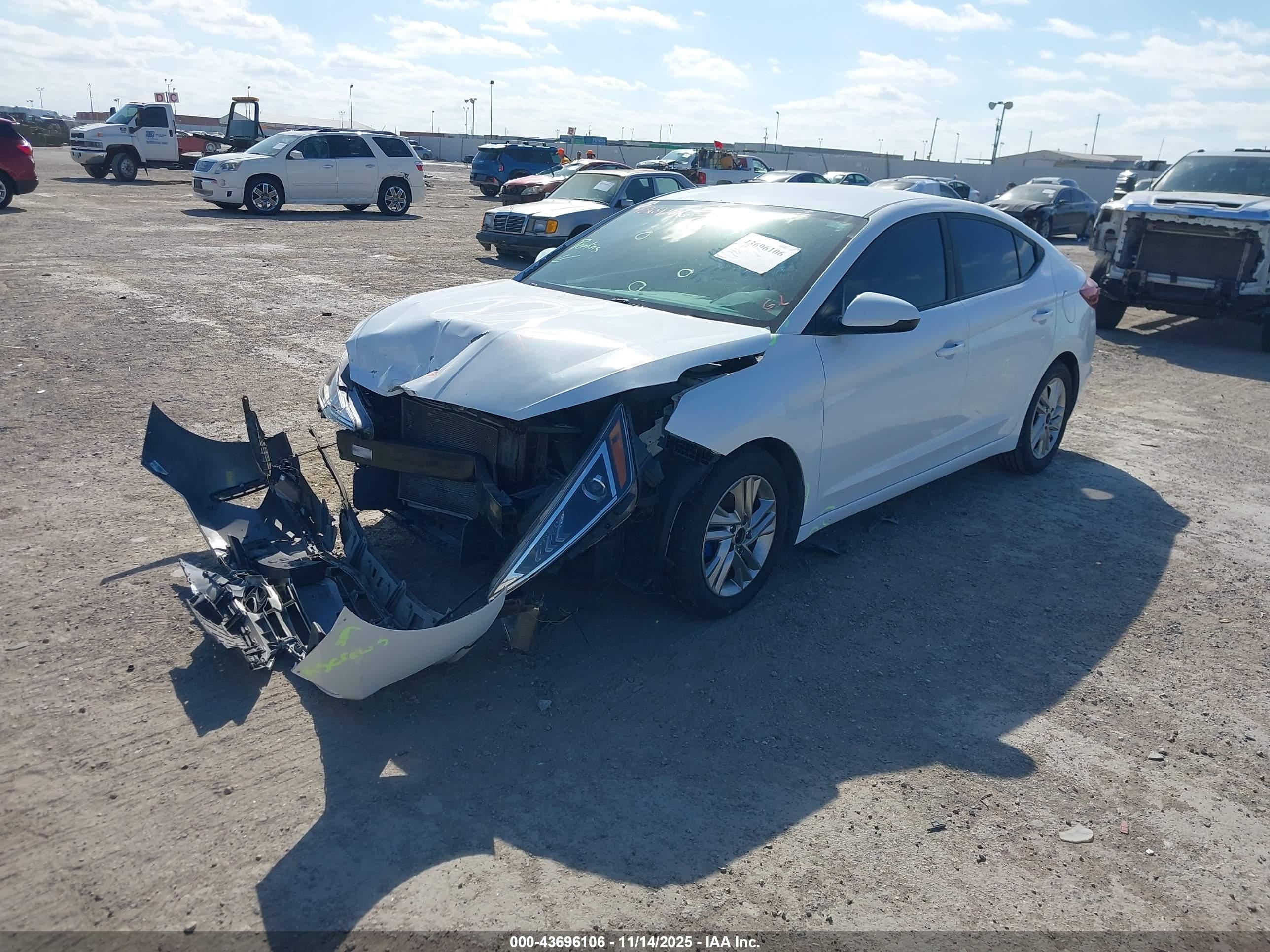 HYUNDAI ELANTRA image 2