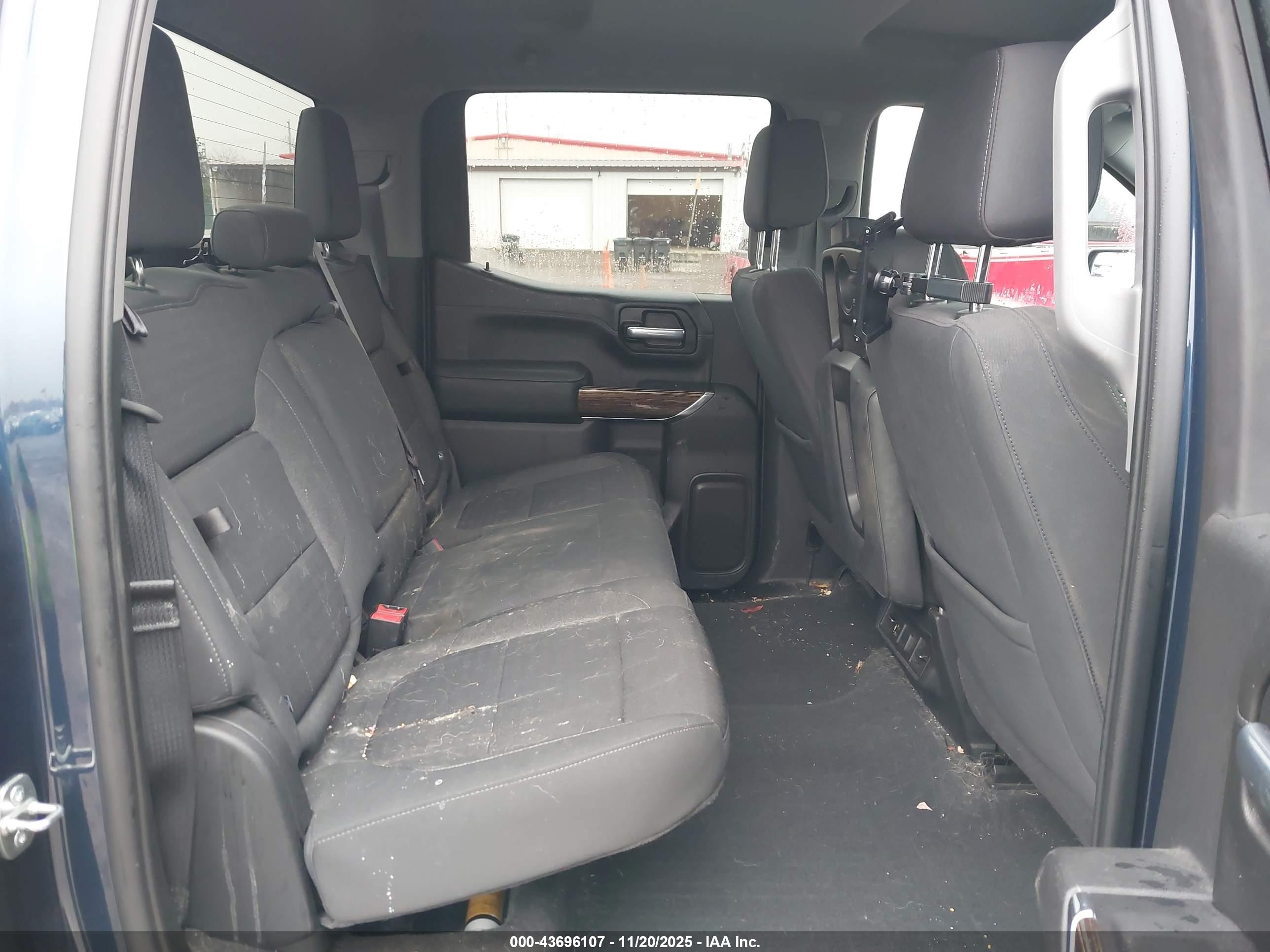GMC SIERRA image 8