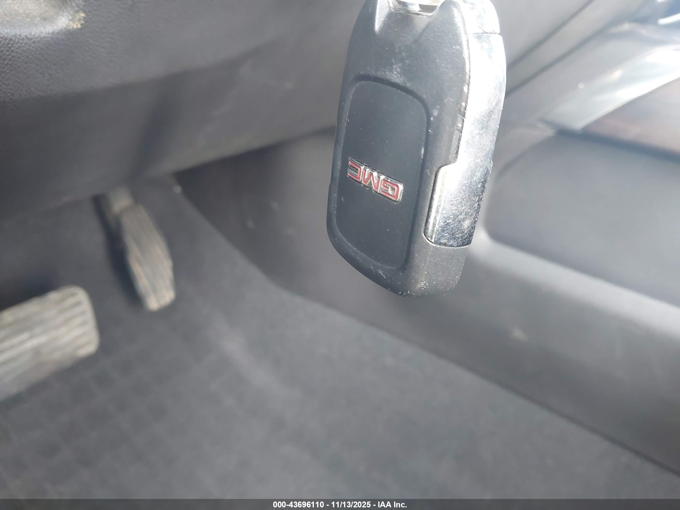 GMC SIERRA image 11