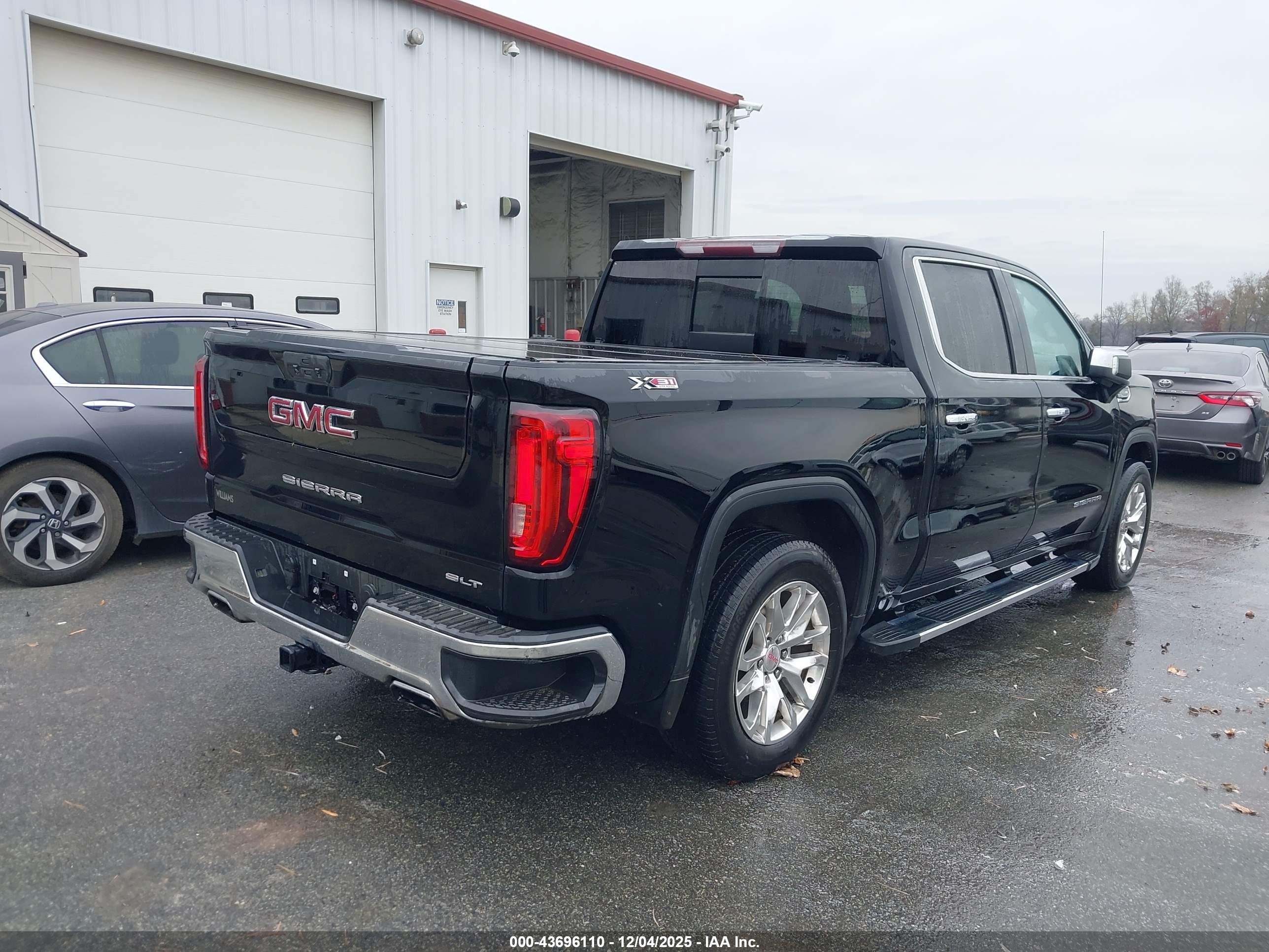 GMC SIERRA image 4