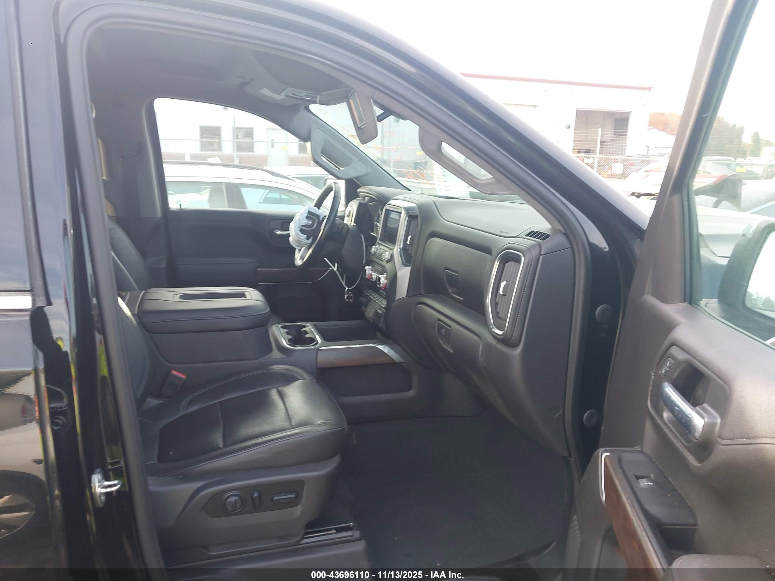GMC SIERRA image 5