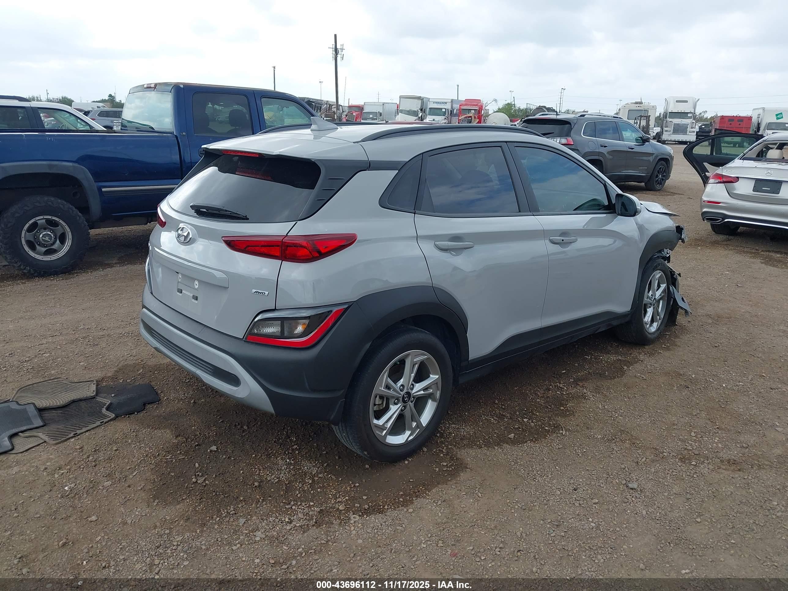 HYUNDAI KONA image 4