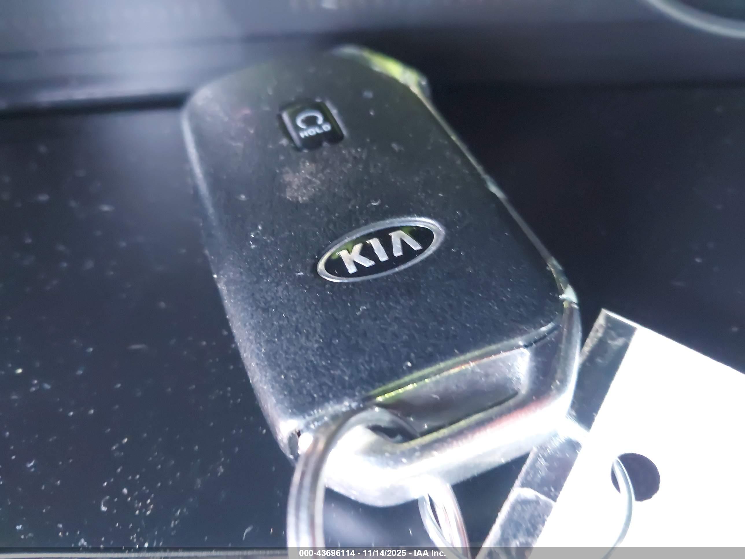 KIA SORENTO image 11