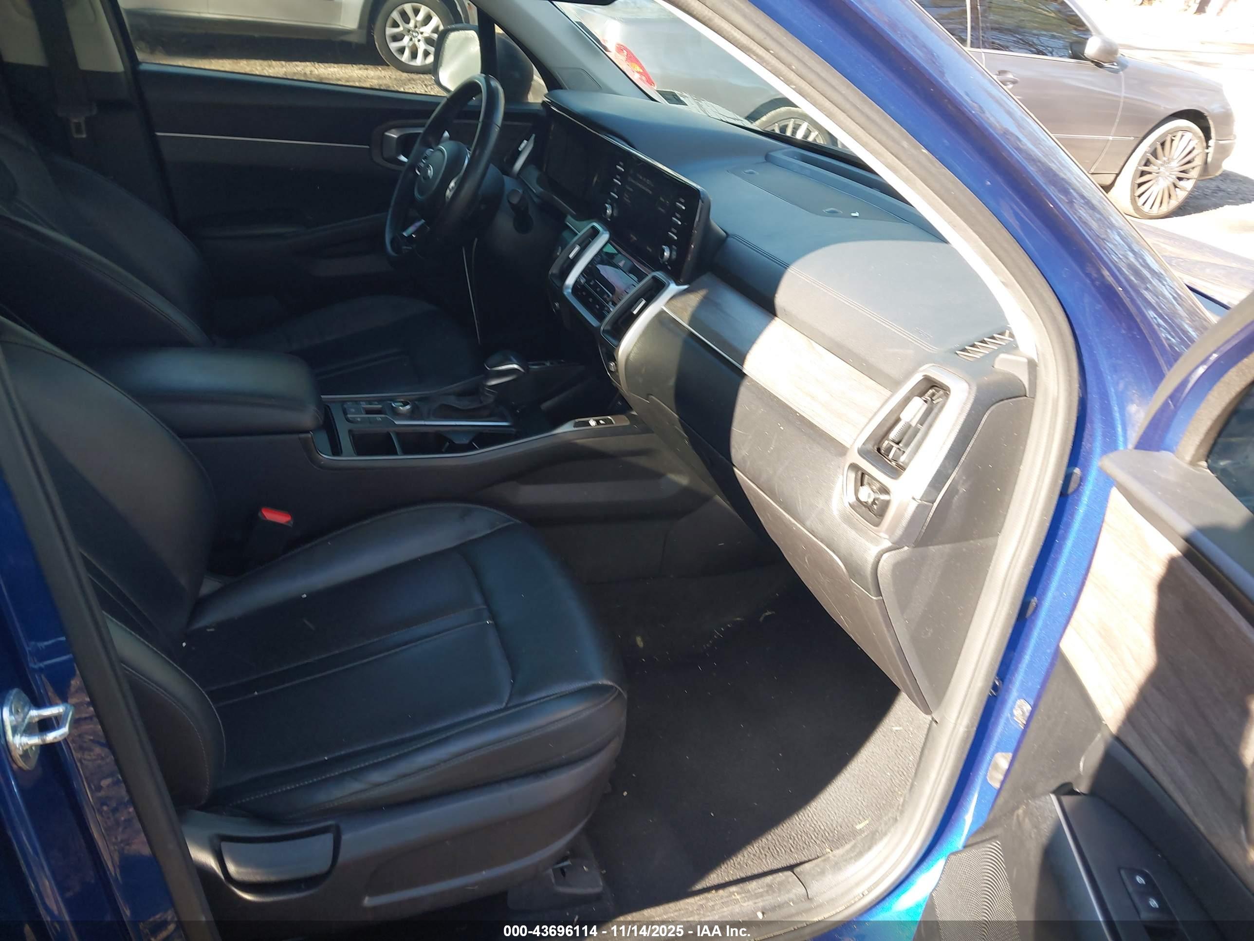 KIA SORENTO image 5