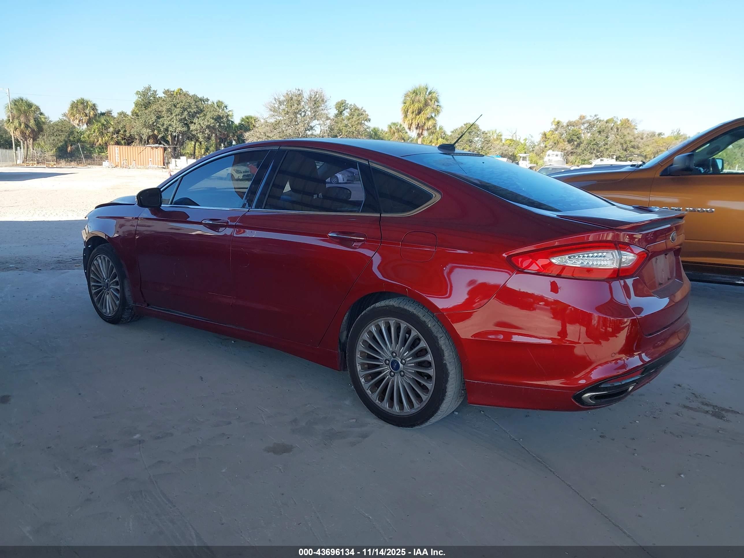 FORD FUSION image 3