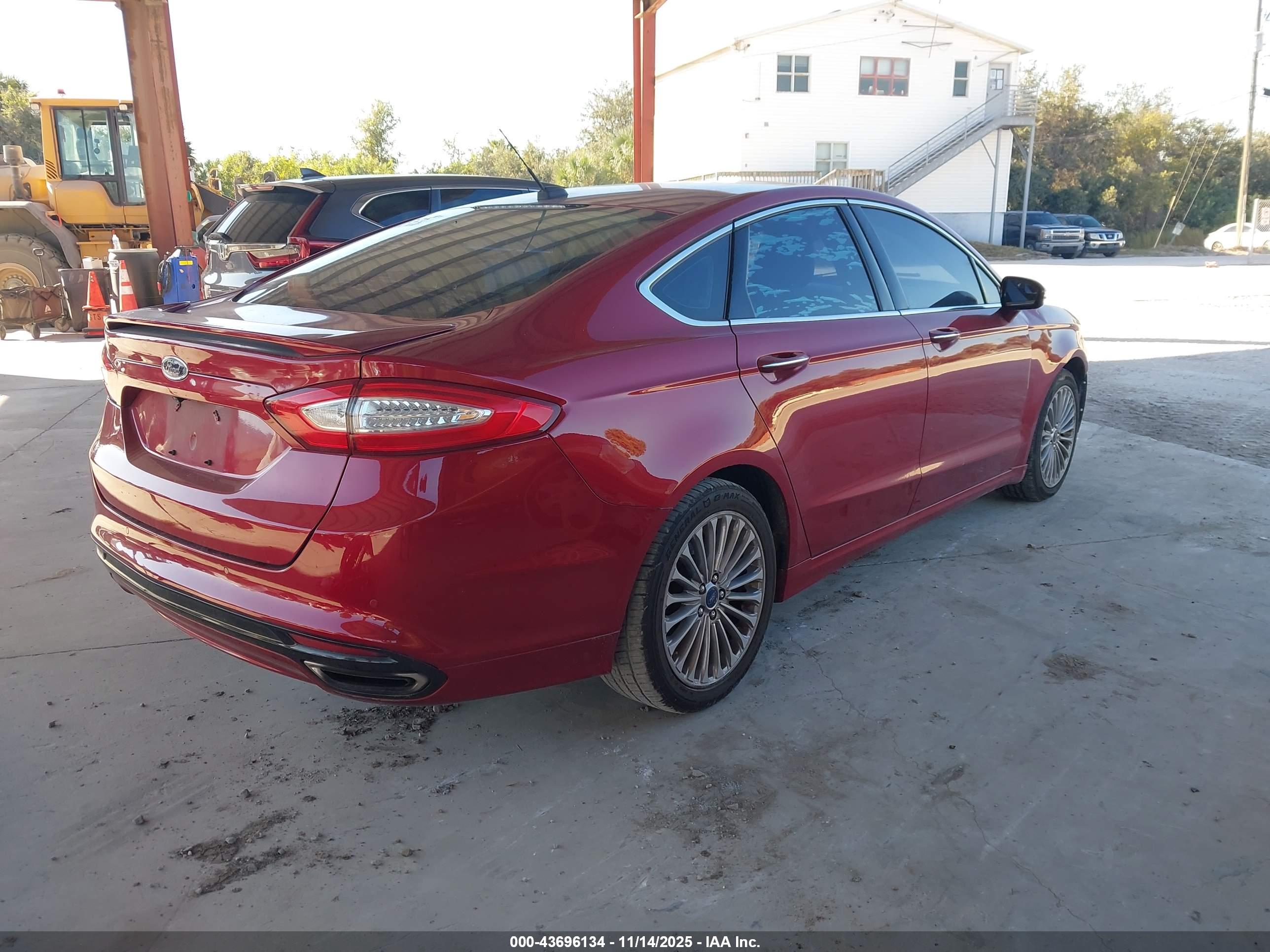 FORD FUSION image 4