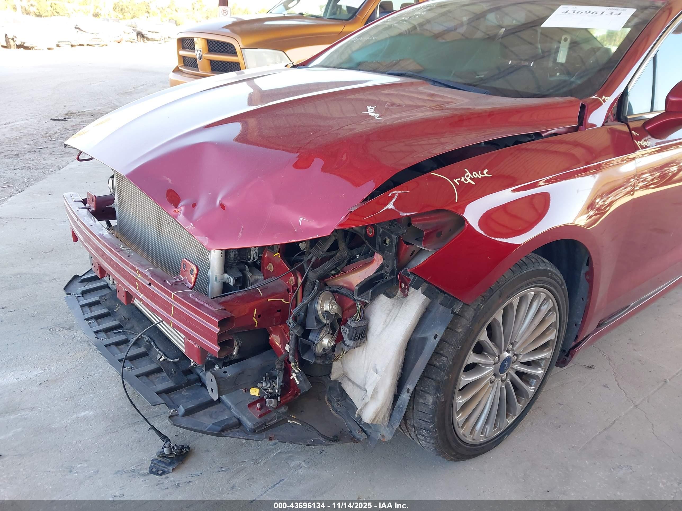 FORD FUSION image 6