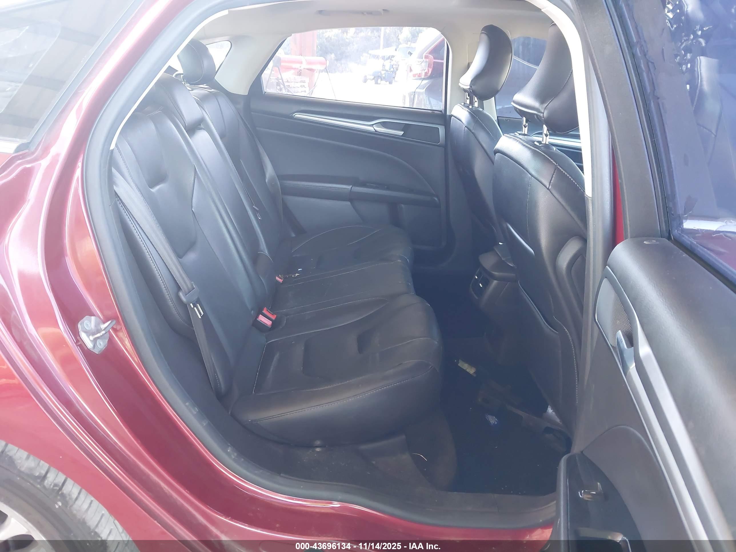 FORD FUSION image 8