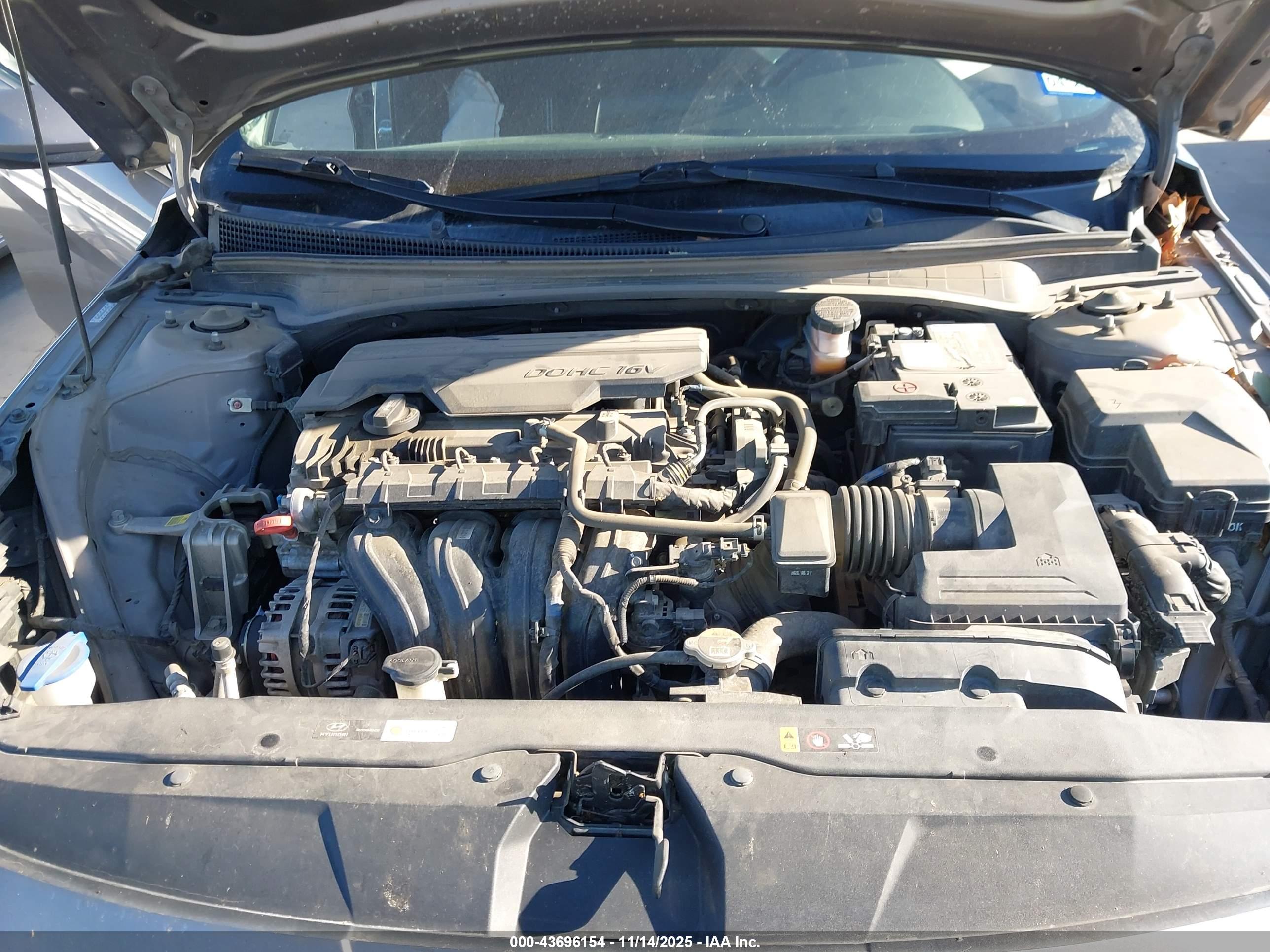 HYUNDAI ELANTRA image 10