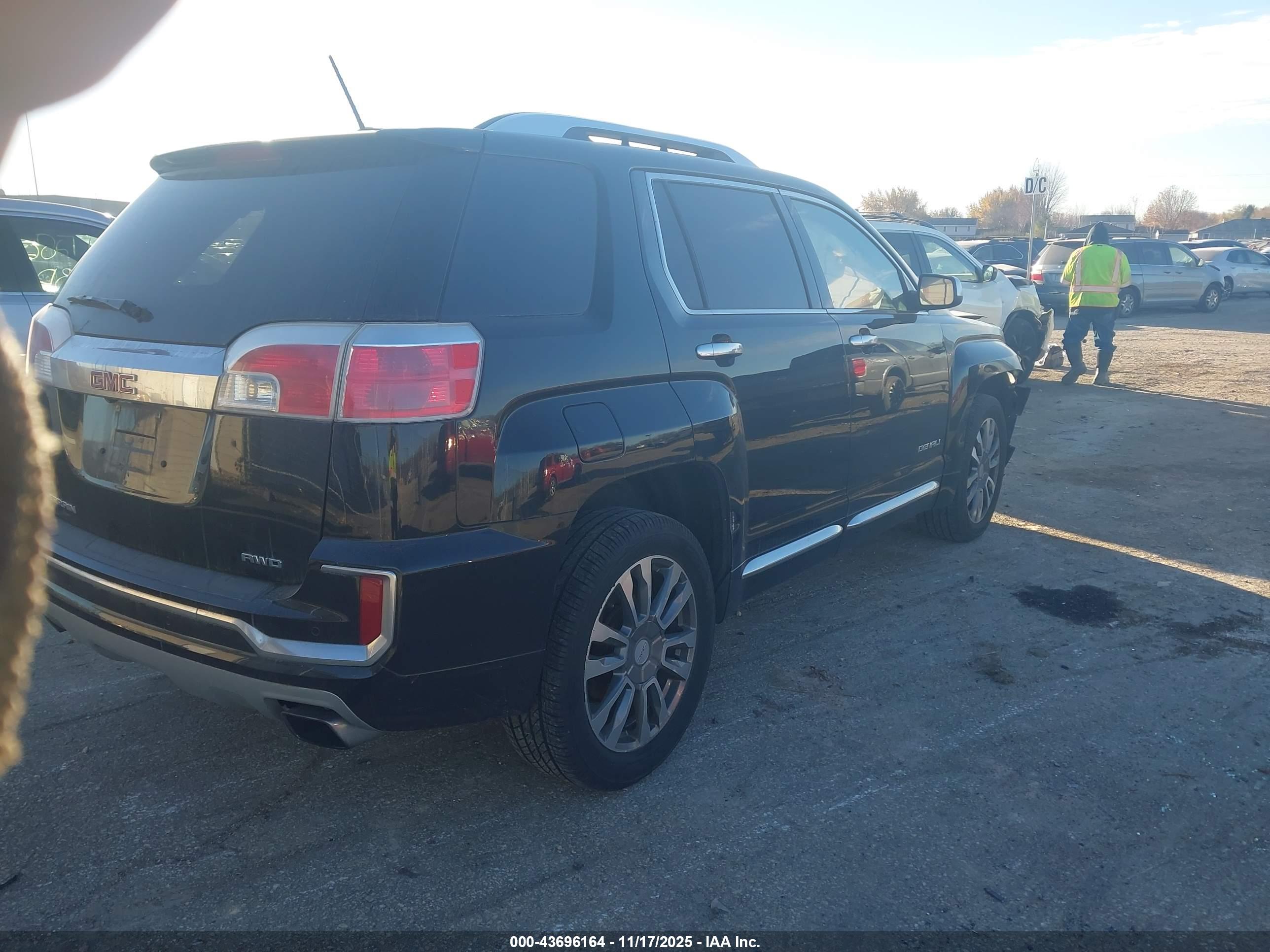 GMC TERRAIN image 4
