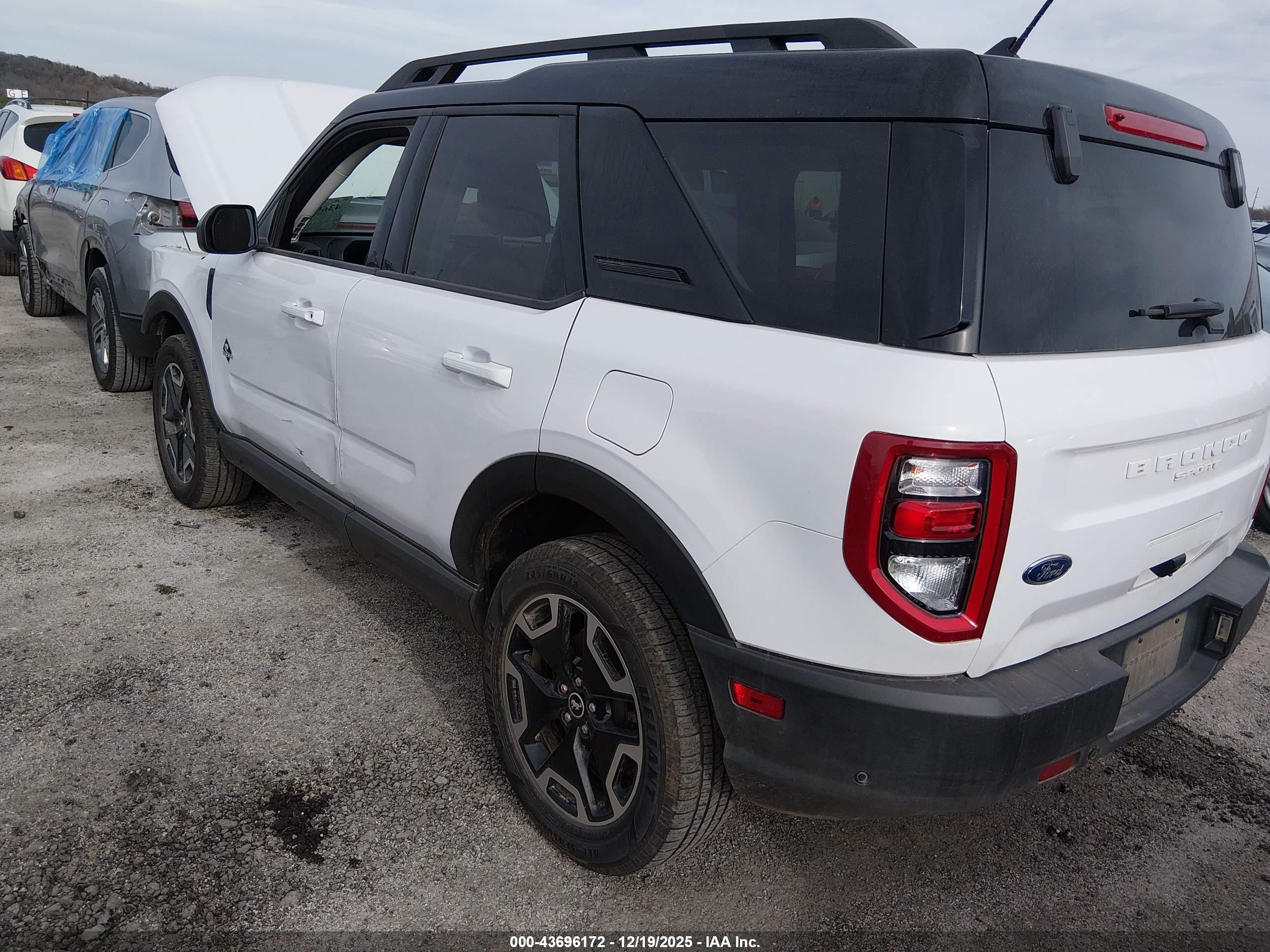 FORD BRONCO image 3