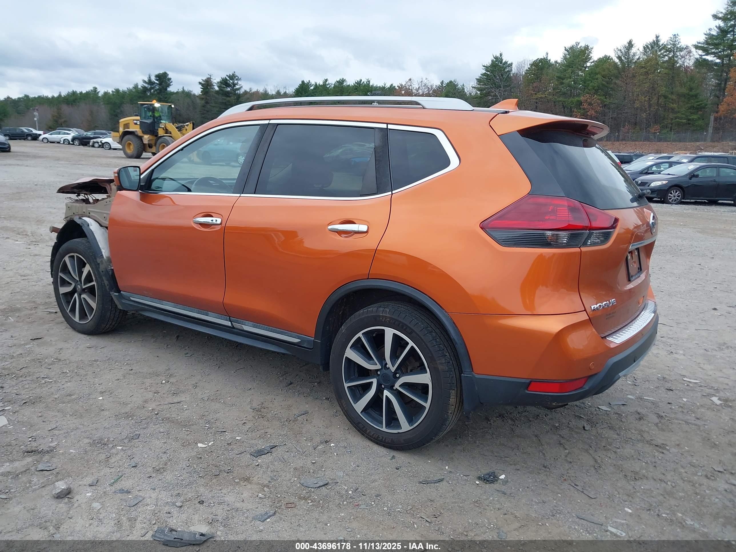 NISSAN ROGUE image 3