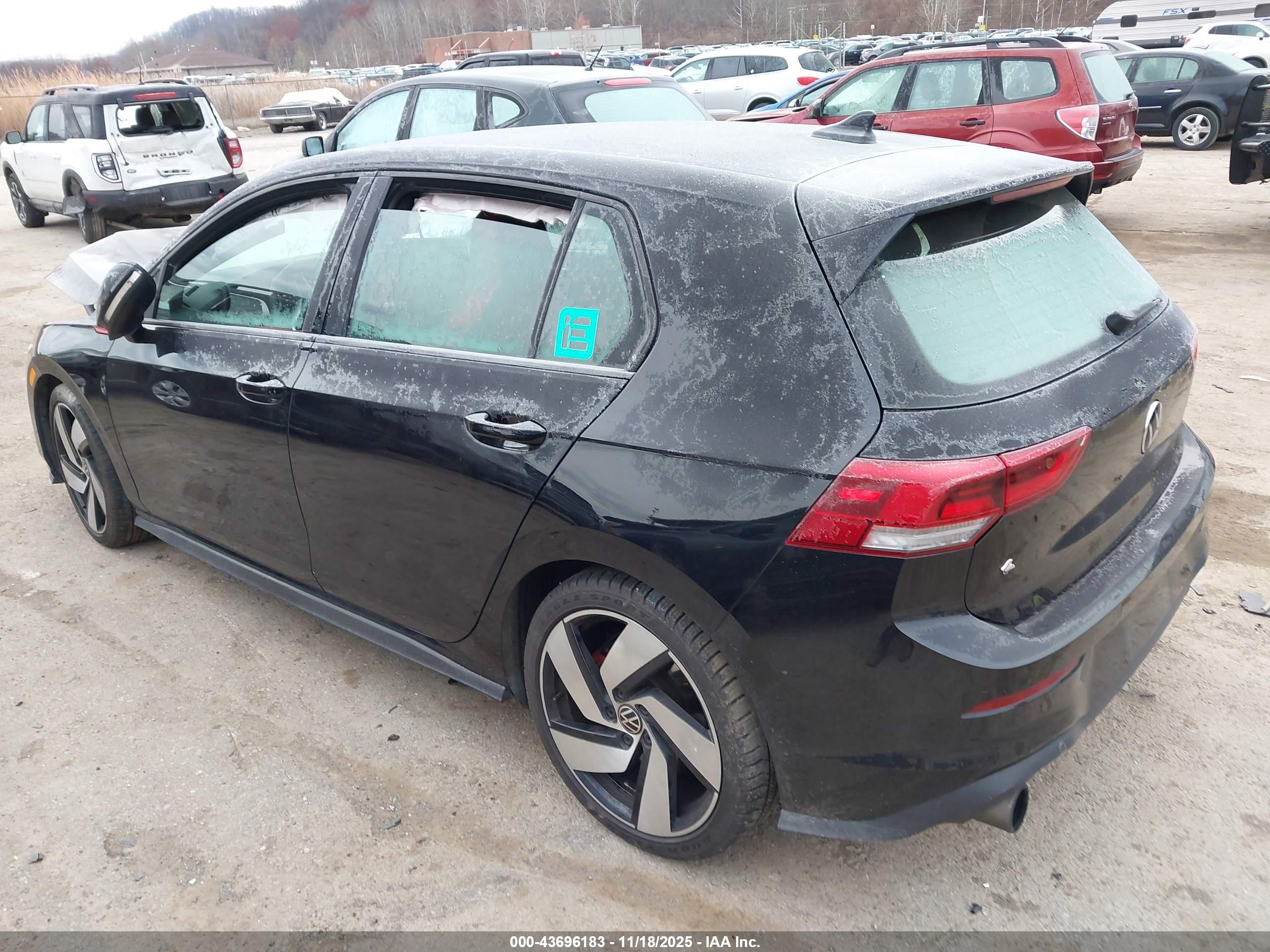 VOLKSWAGEN GOLF image 3