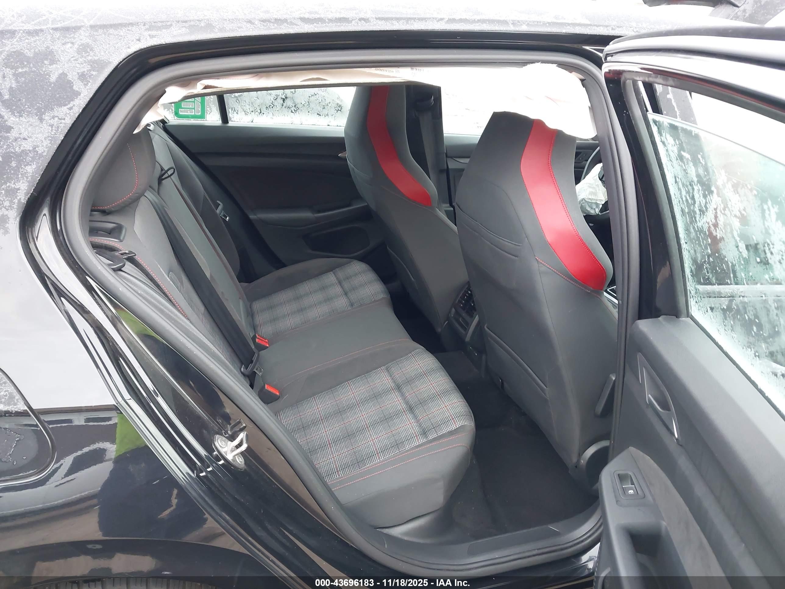 VOLKSWAGEN GOLF image 8